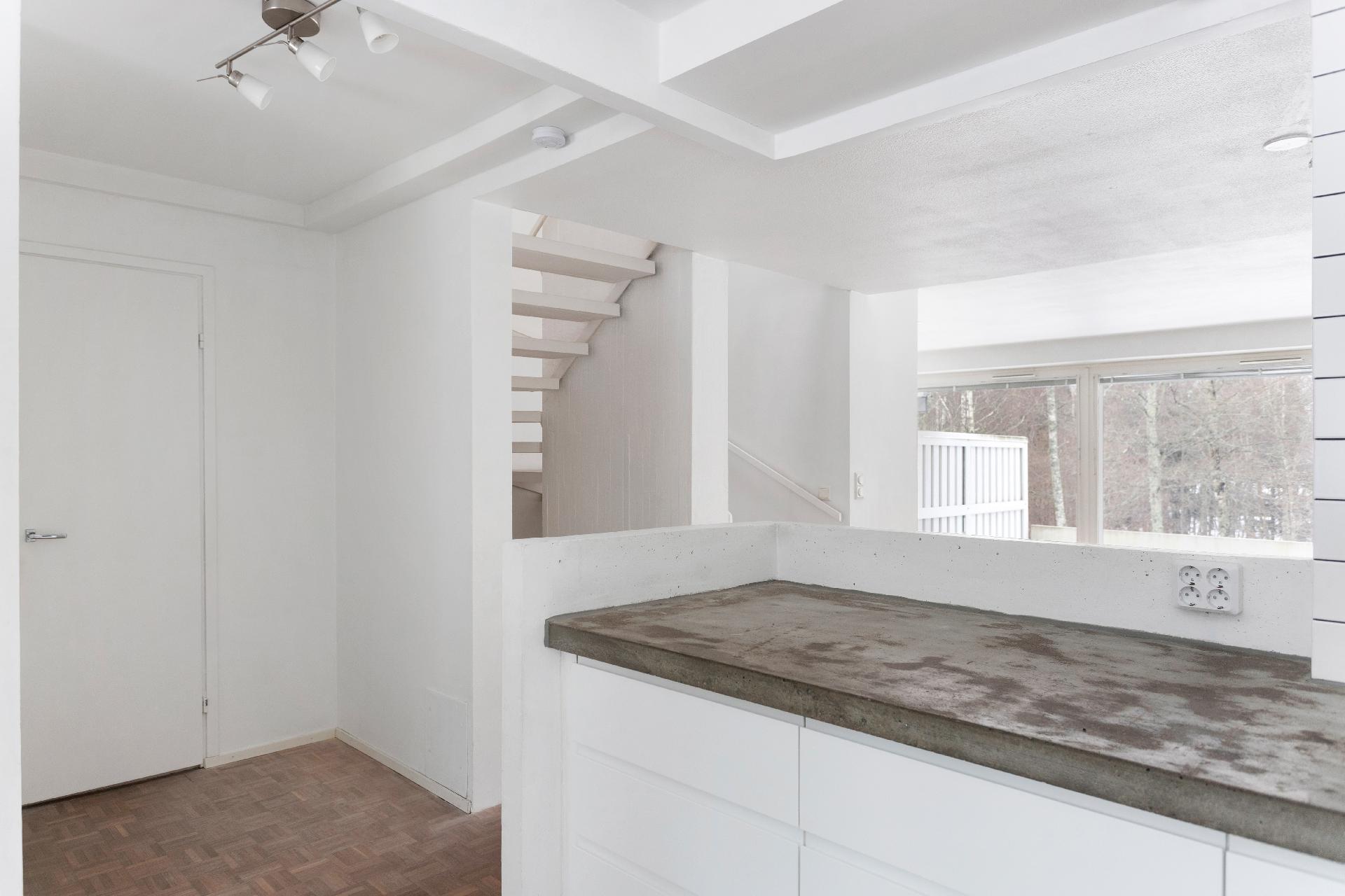 Iivisniemenaukio 4, Iivisniemi, Espoo