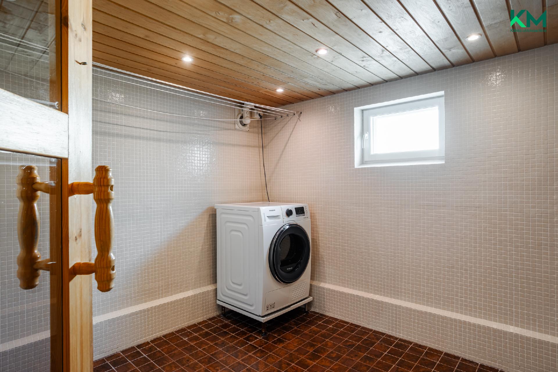 Takamaantie 81, Luolavuori, Turku