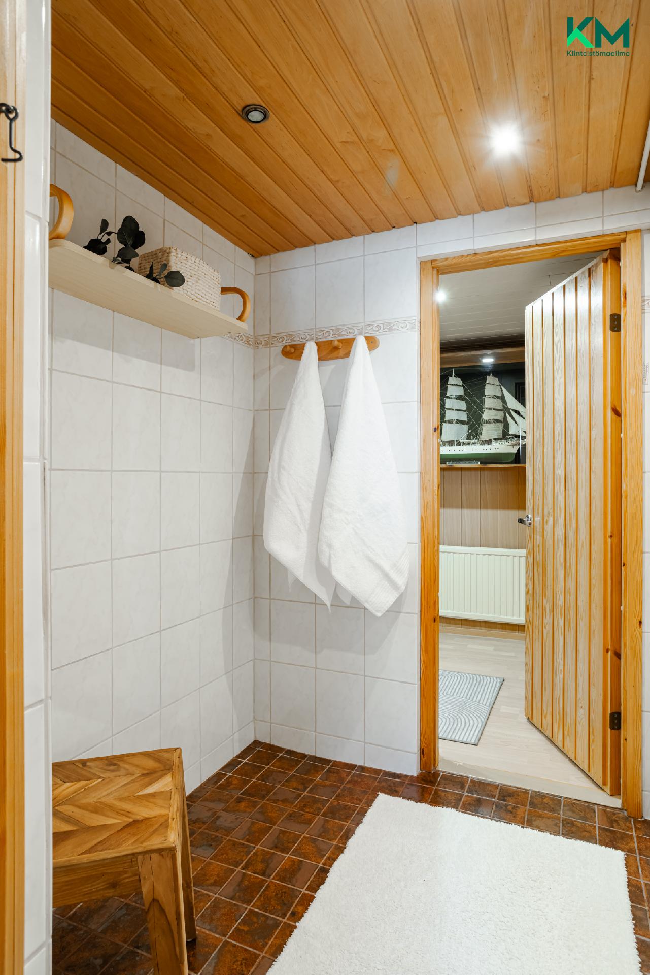 Takamaantie 81, Luolavuori, Turku