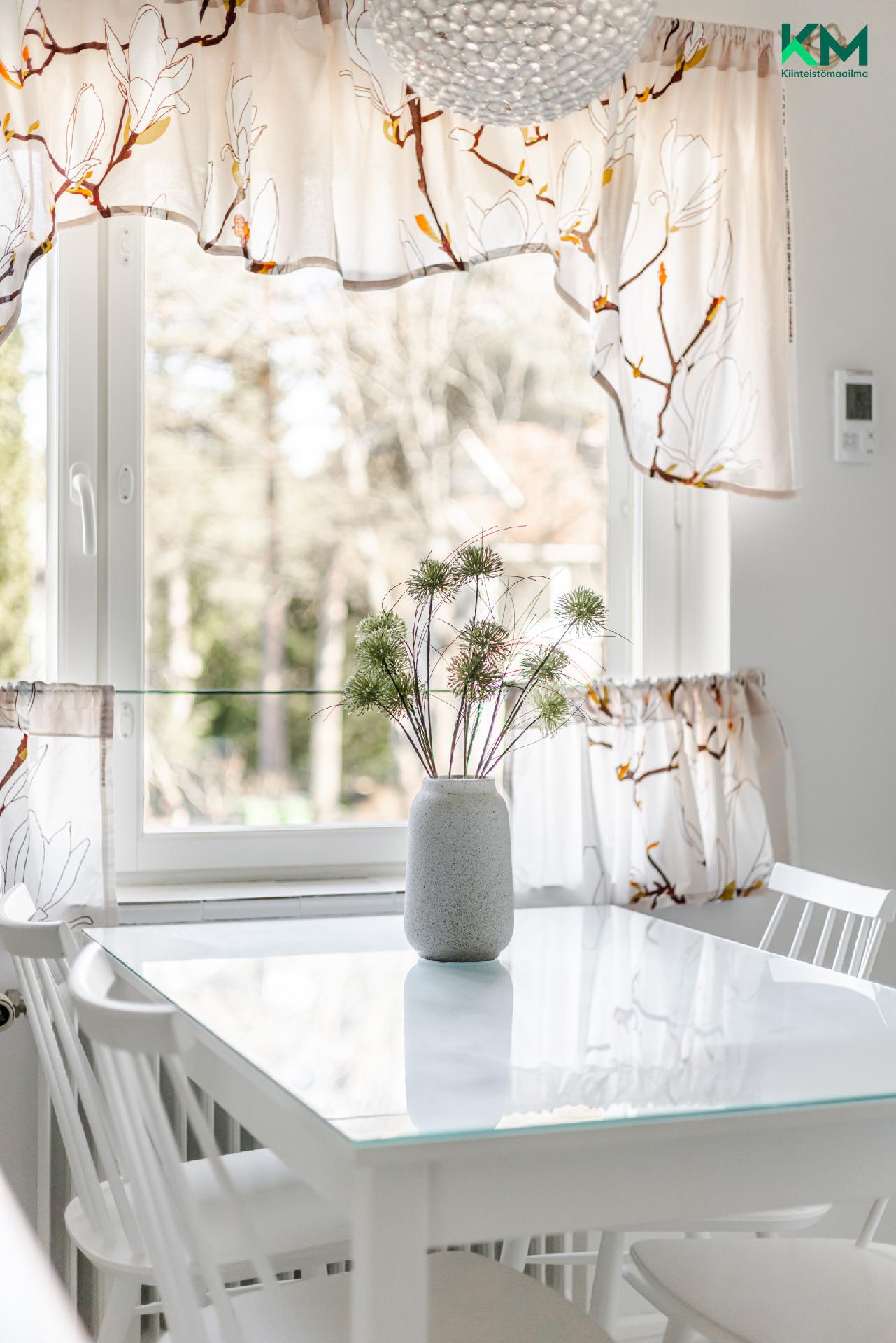 Takamaantie 81, Luolavuori, Turku