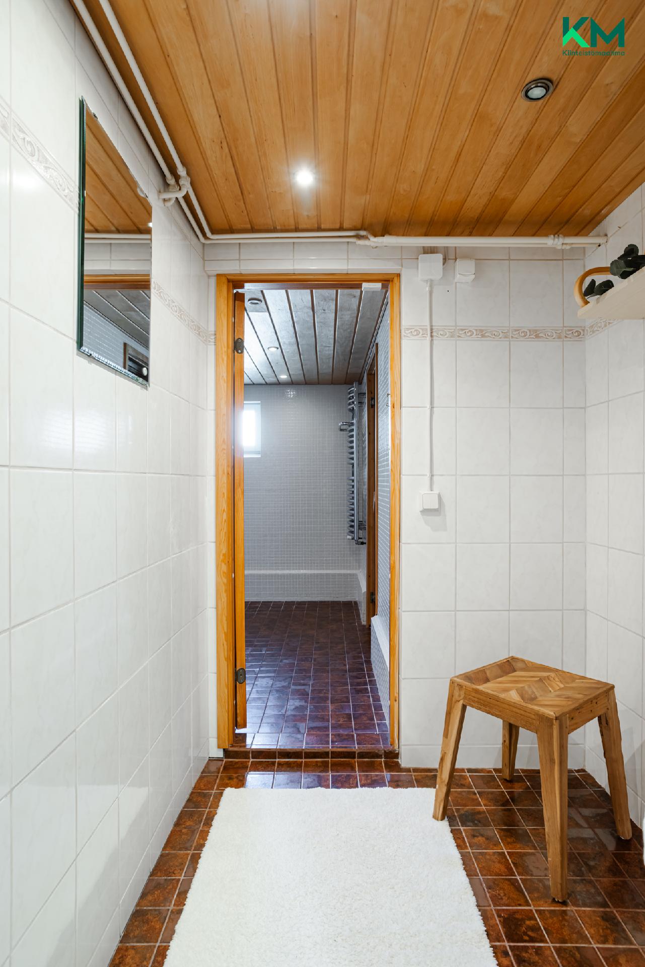 Takamaantie 81, Luolavuori, Turku