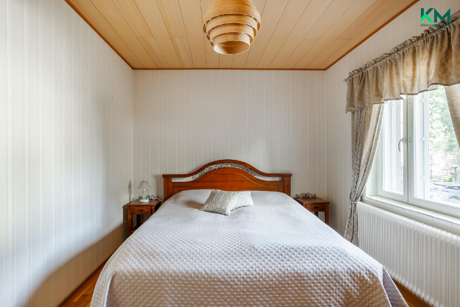 Takamaantie 81, Luolavuori, Turku