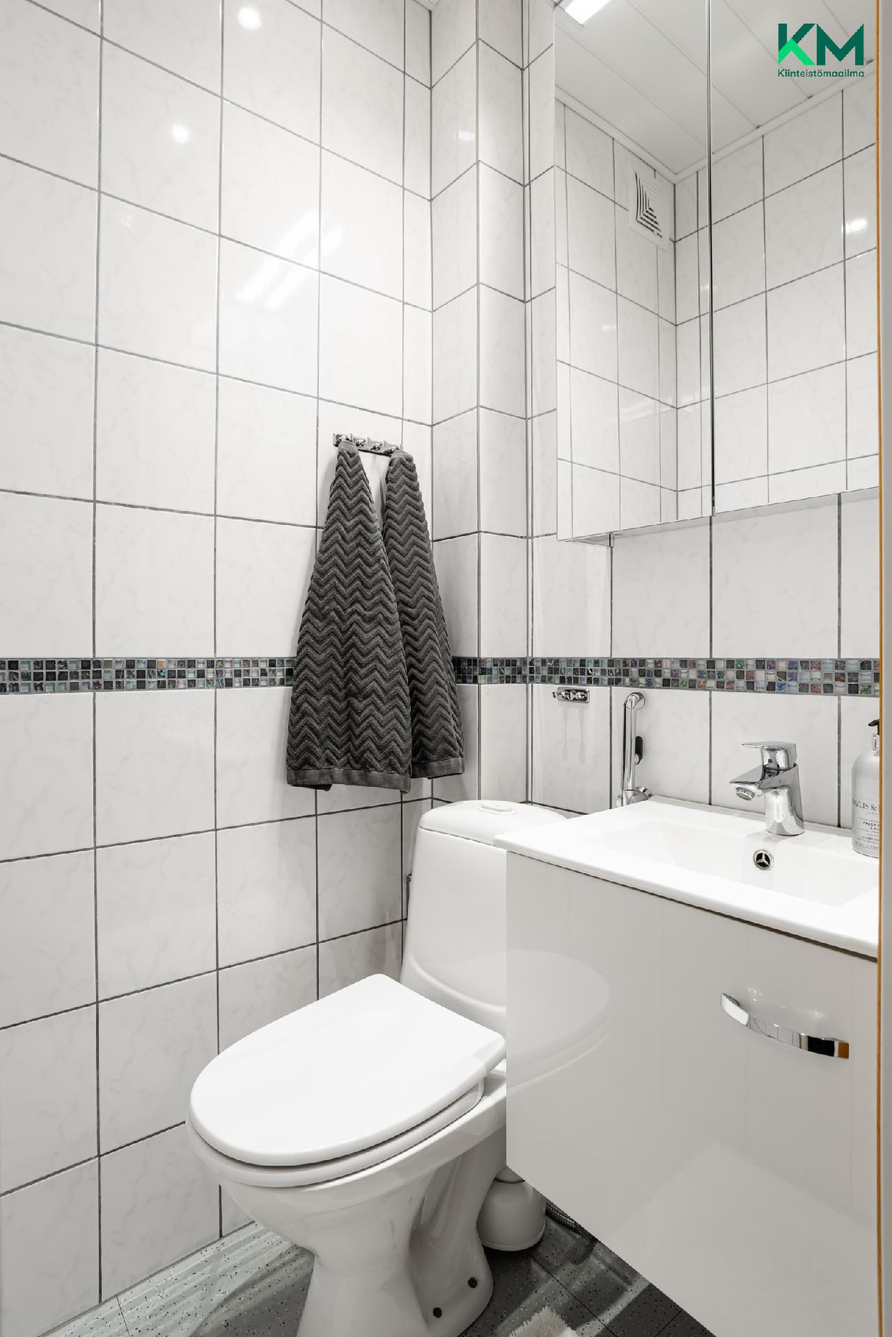 Takamaantie 81, Luolavuori, Turku