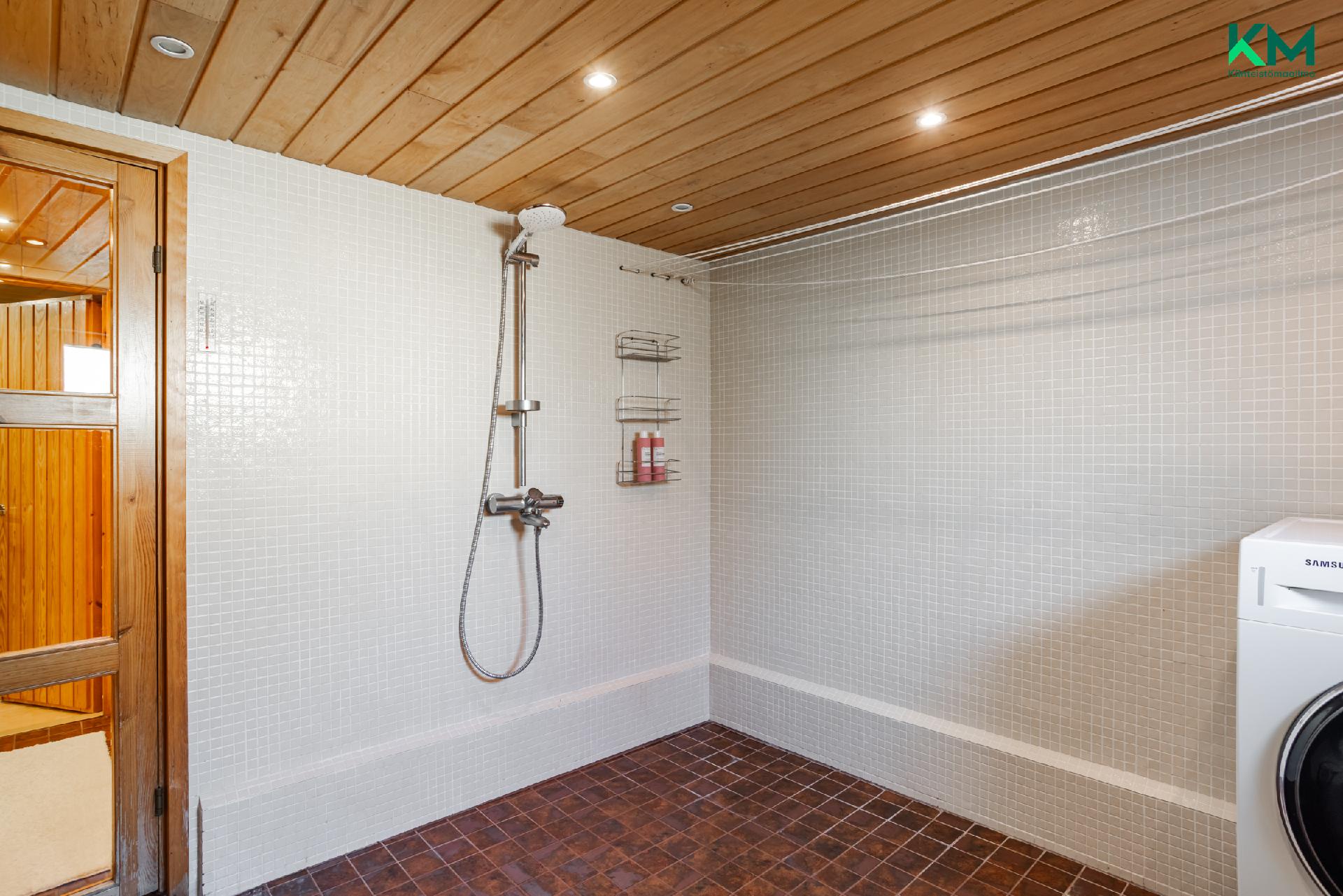 Takamaantie 81, Luolavuori, Turku