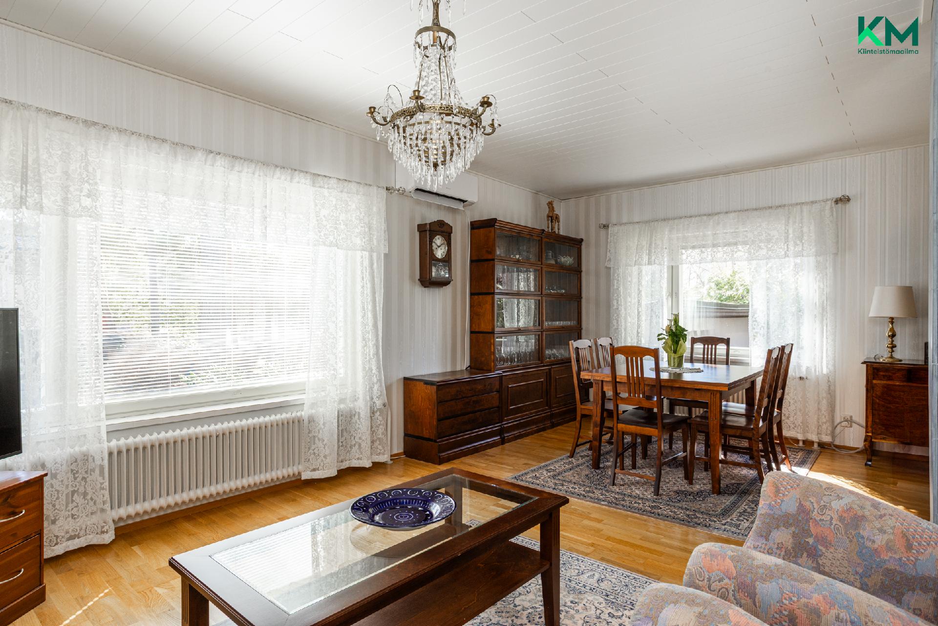 Takamaantie 81, Luolavuori, Turku