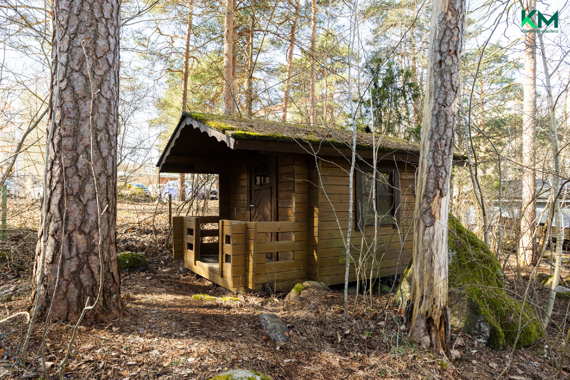 Takamaantie 81, Luolavuori, Turku