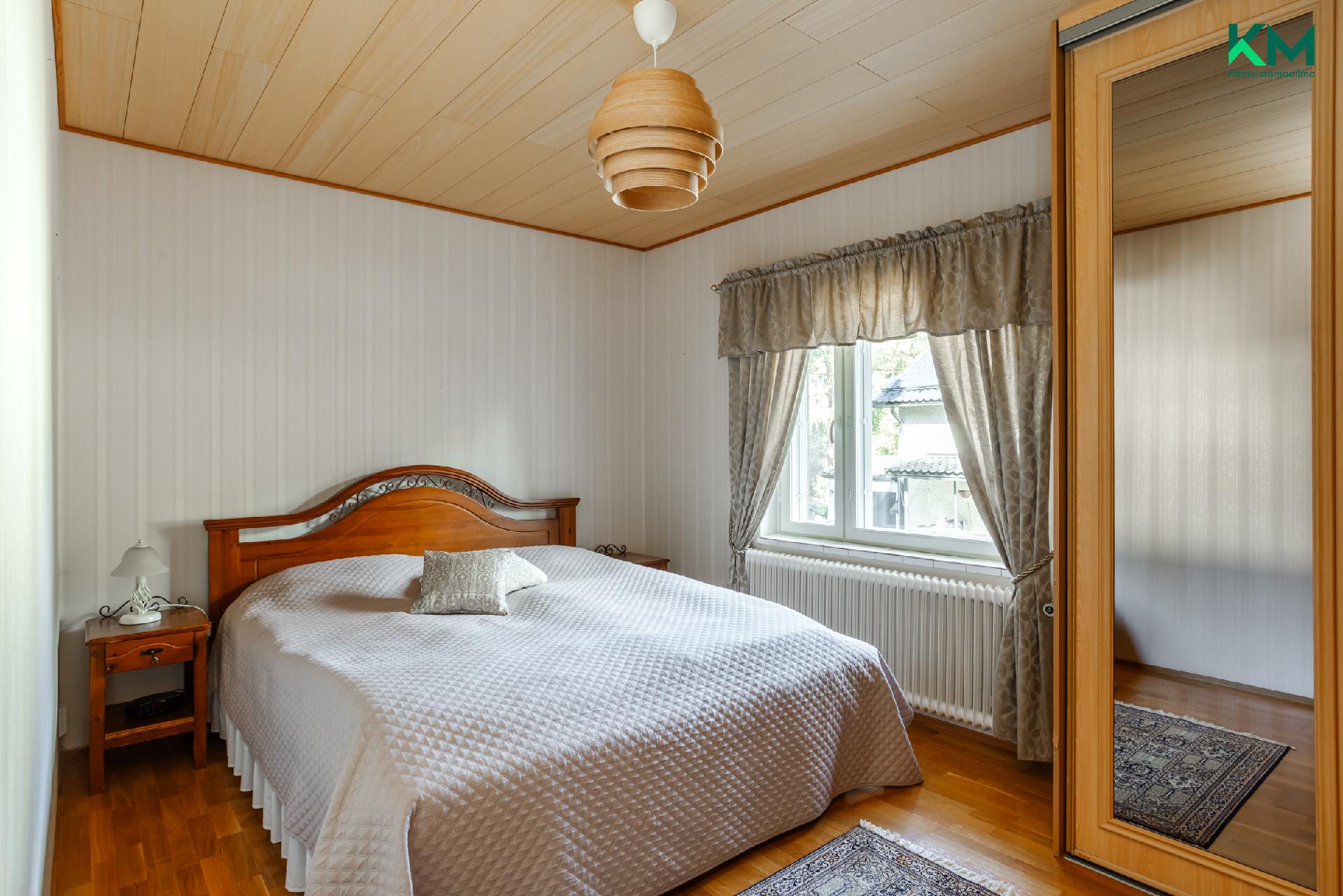 Takamaantie 81, Luolavuori, Turku