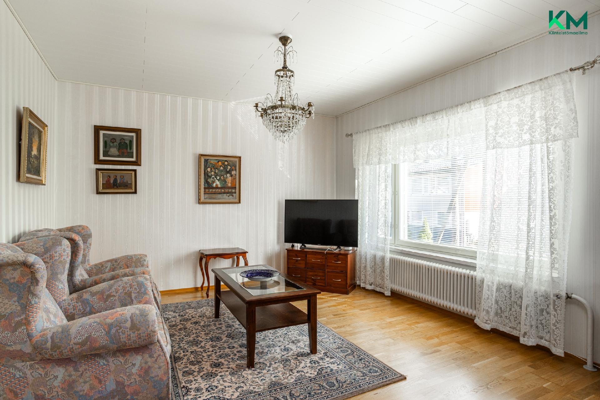 Takamaantie 81, Luolavuori, Turku