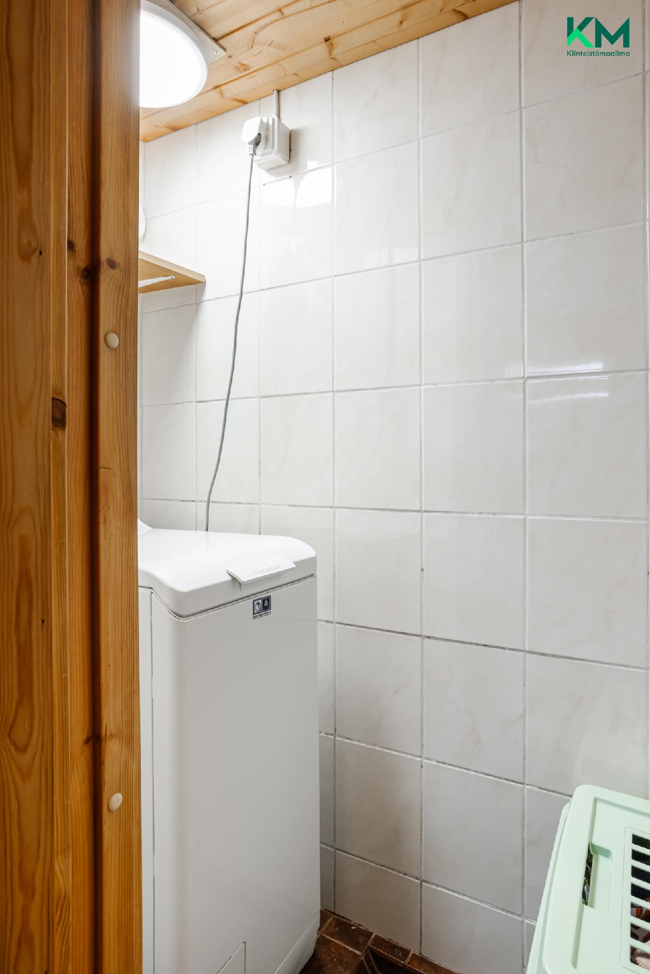 Takamaantie 81, Luolavuori, Turku