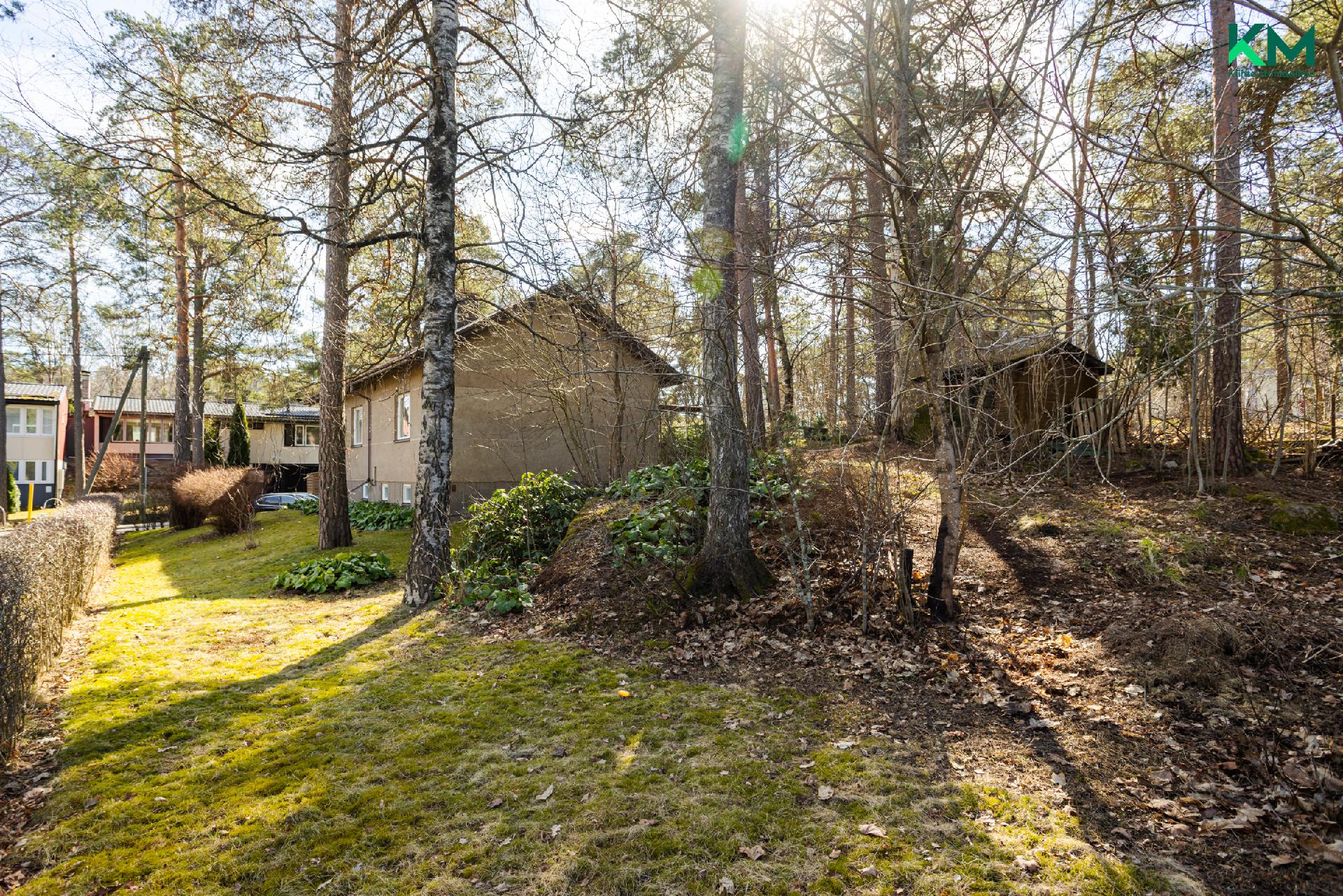 Takamaantie 81, Luolavuori, Turku