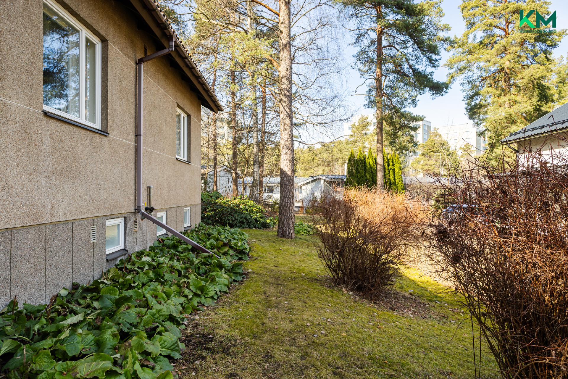 Takamaantie 81, Luolavuori, Turku