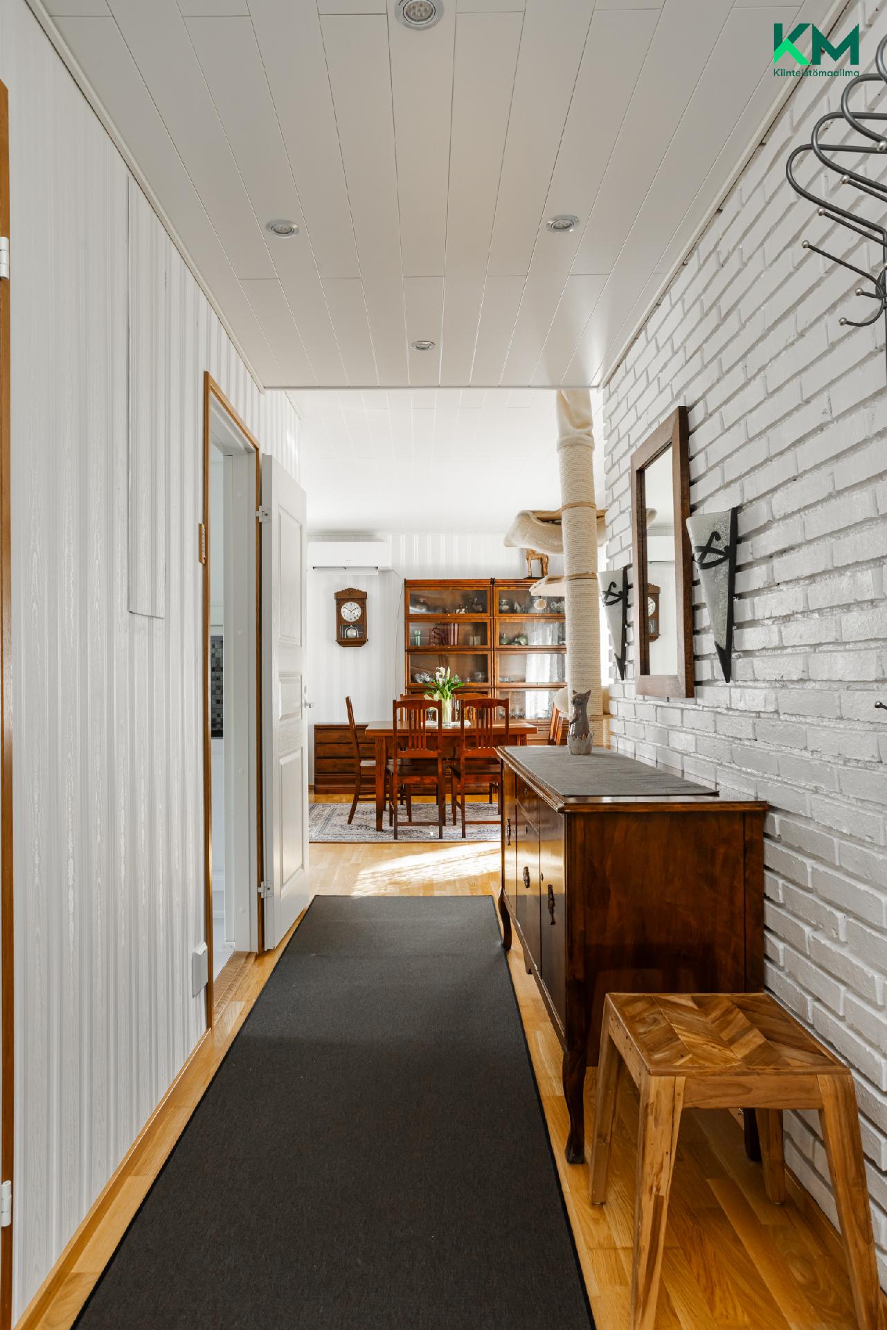 Takamaantie 81, Luolavuori, Turku