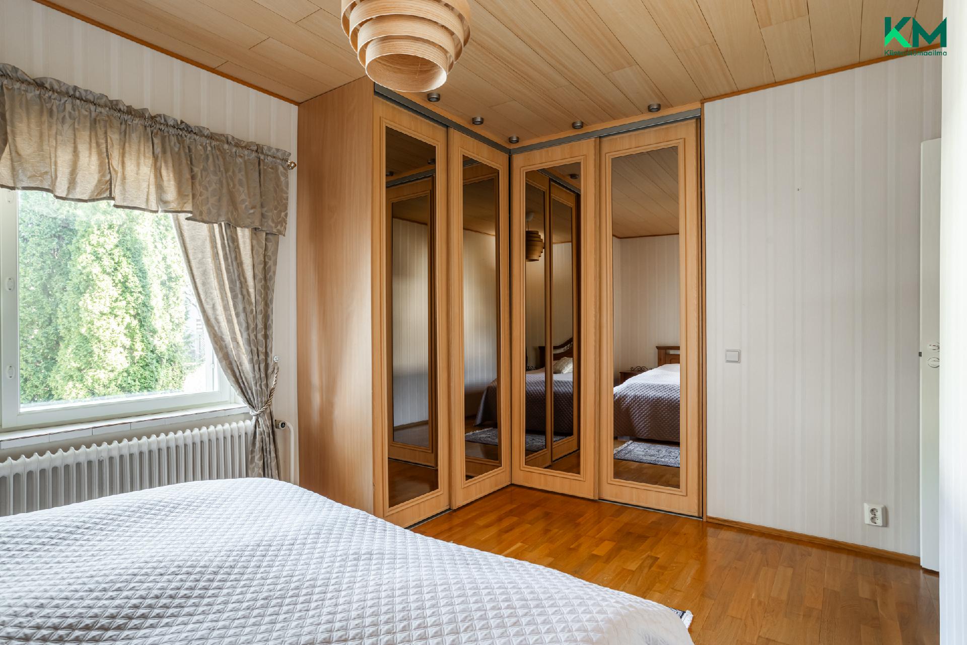 Takamaantie 81, Luolavuori, Turku