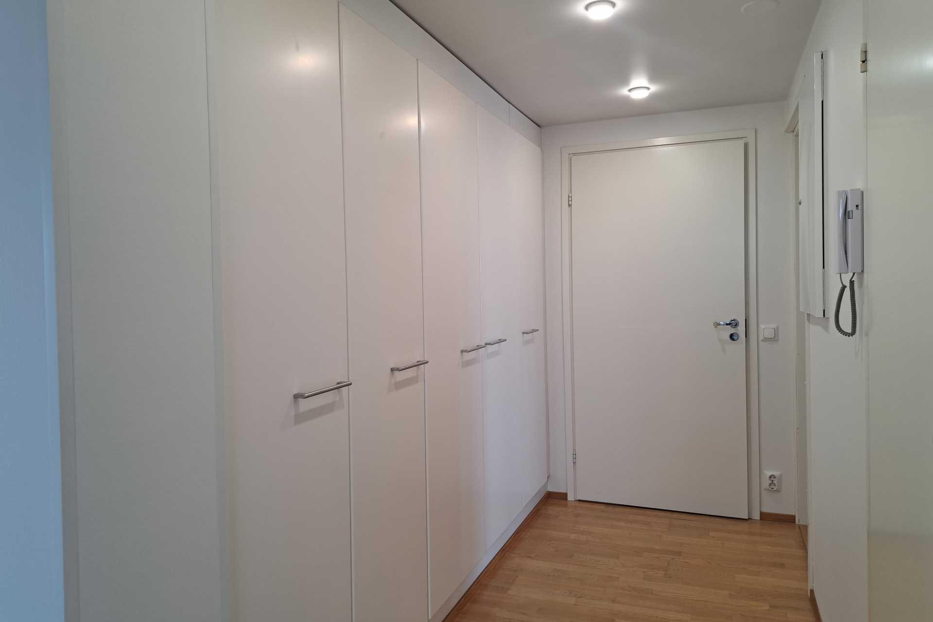 eteisen säilytystilaa