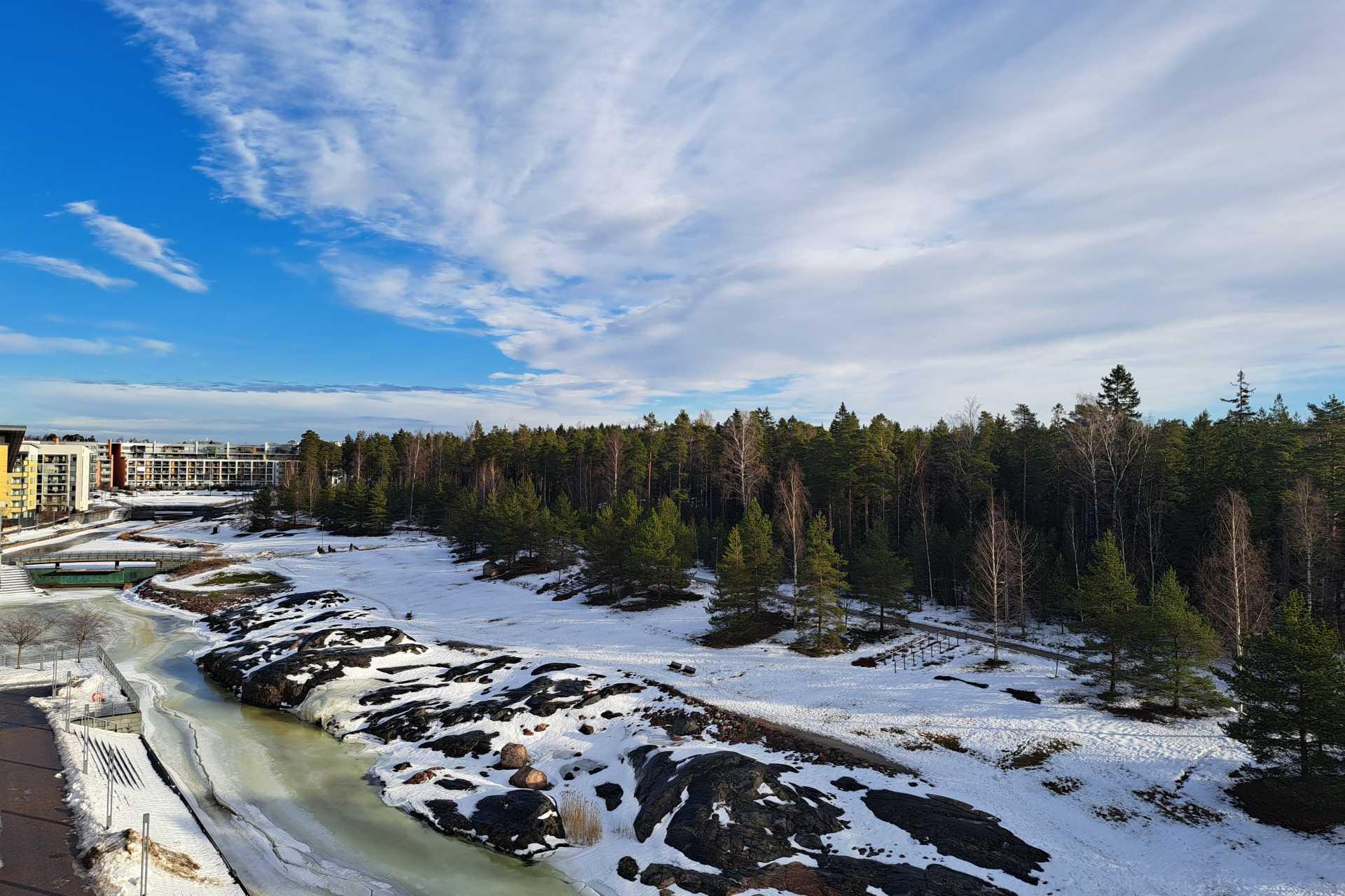 parvekkeelta kanavalle