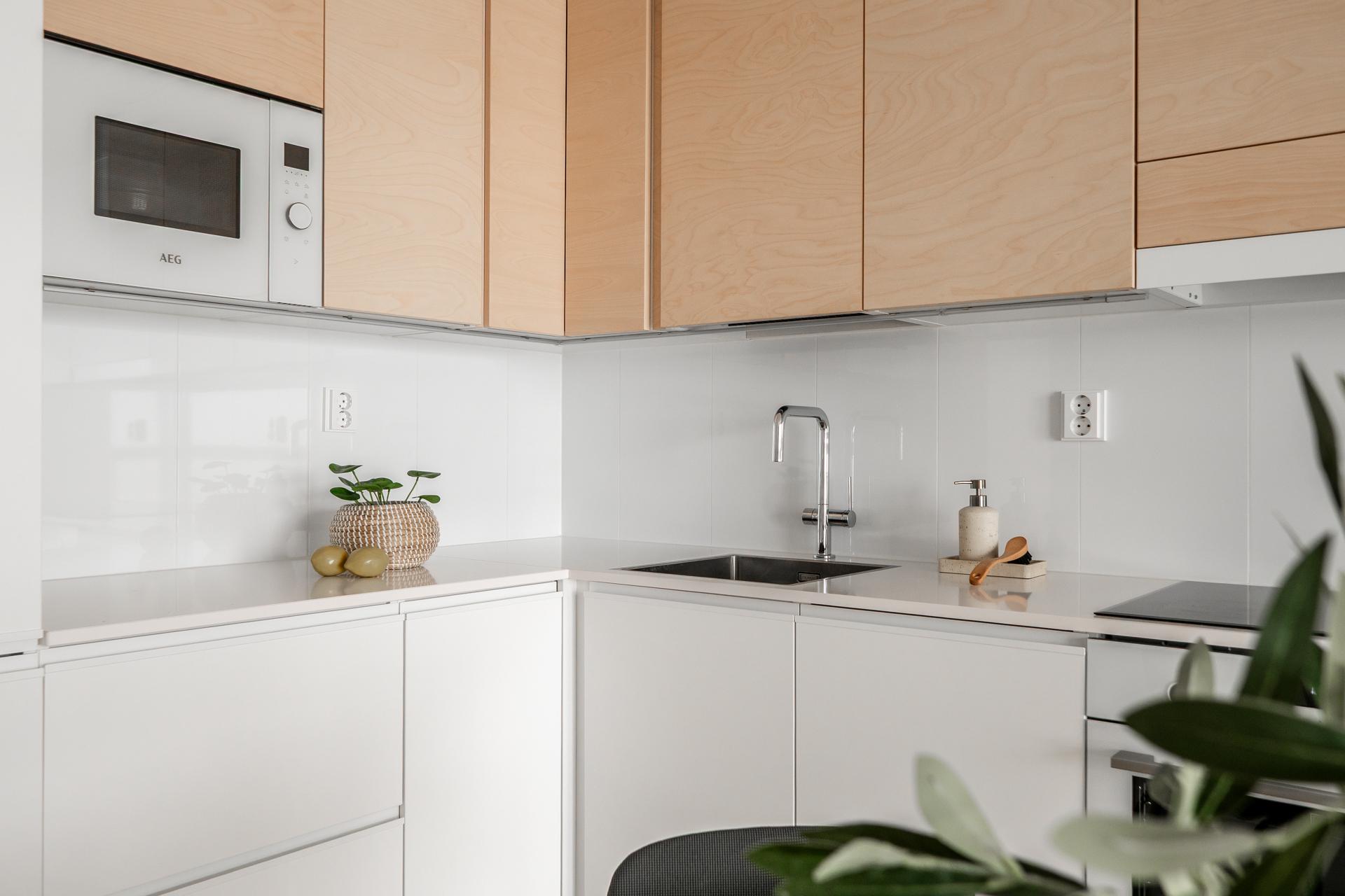 Rautatienkatu 1, Keskusta, Oulu