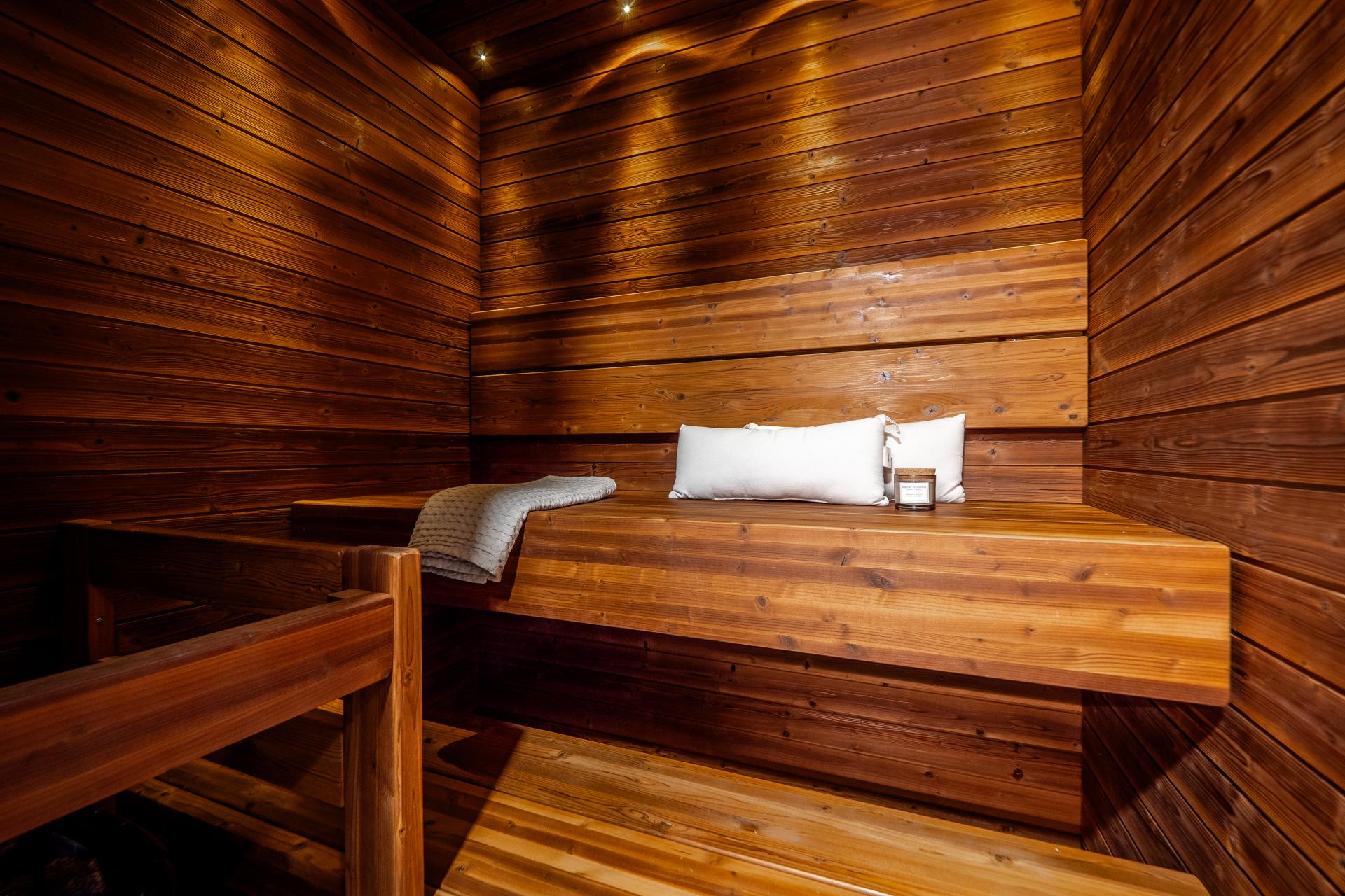 Rautatienkatu 1, Keskusta, Oulu