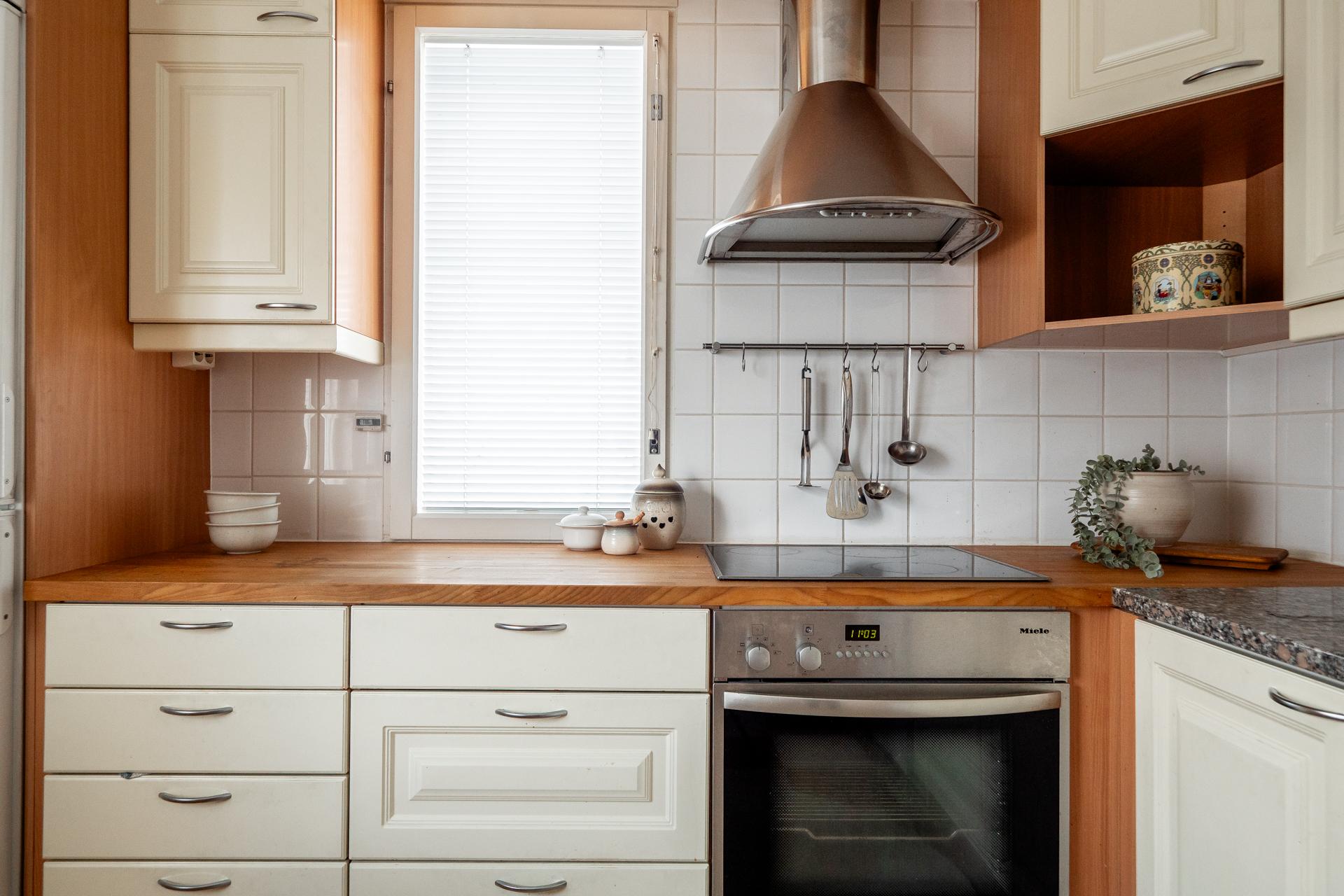 Varikkotie 17, Nokela, Oulu