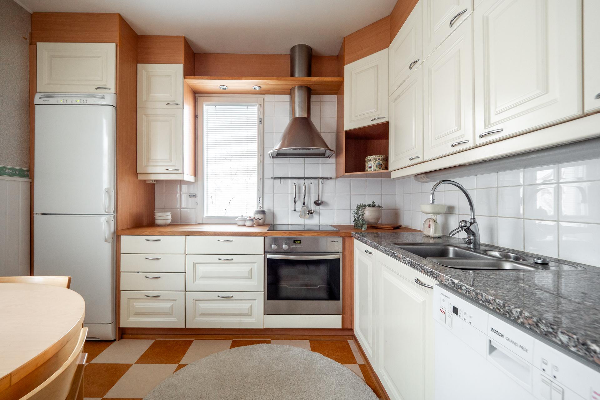 Varikkotie 17, Nokela, Oulu