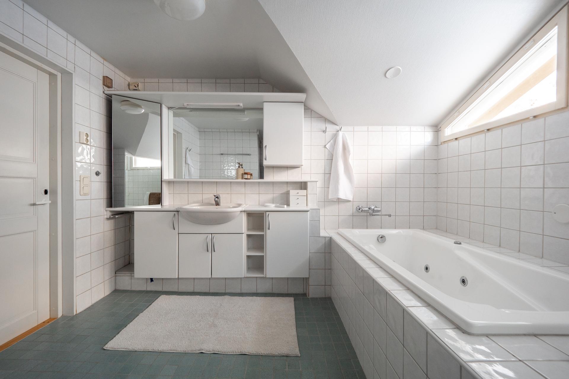 Varikkotie 17, Nokela, Oulu