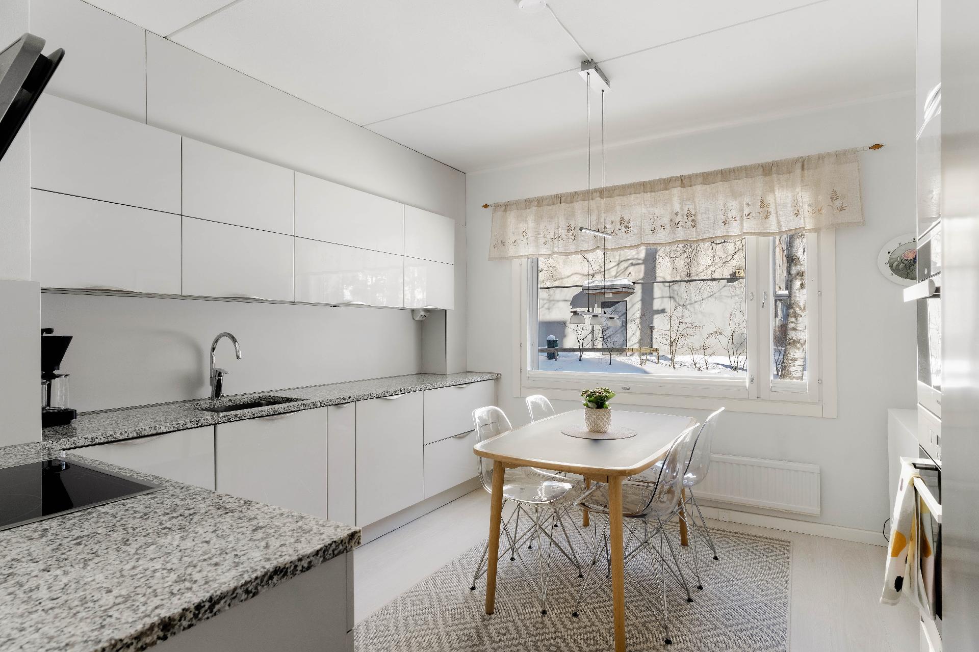 Mätästie 5, Suurmetsä, Helsinki