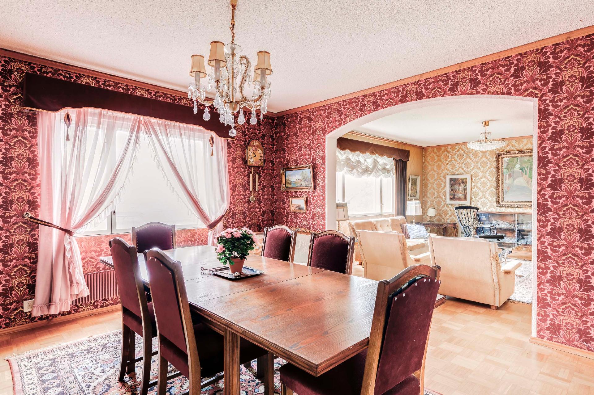 Lainlukijantie 27b, Torpparinmäki, Helsinki