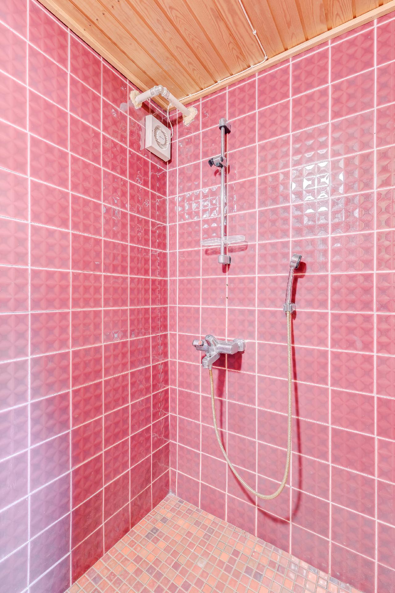 Lainlukijantie 27b, Torpparinmäki, Helsinki