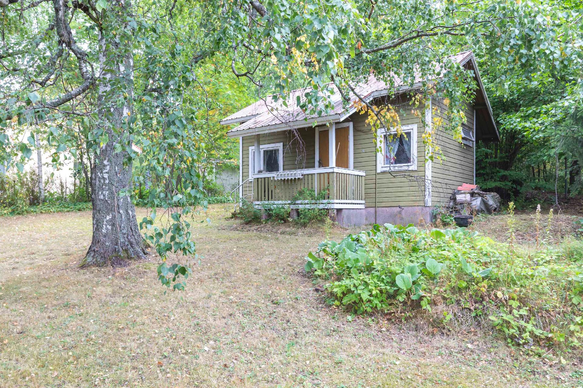 Lainlukijantie 27b, Torpparinmäki, Helsinki