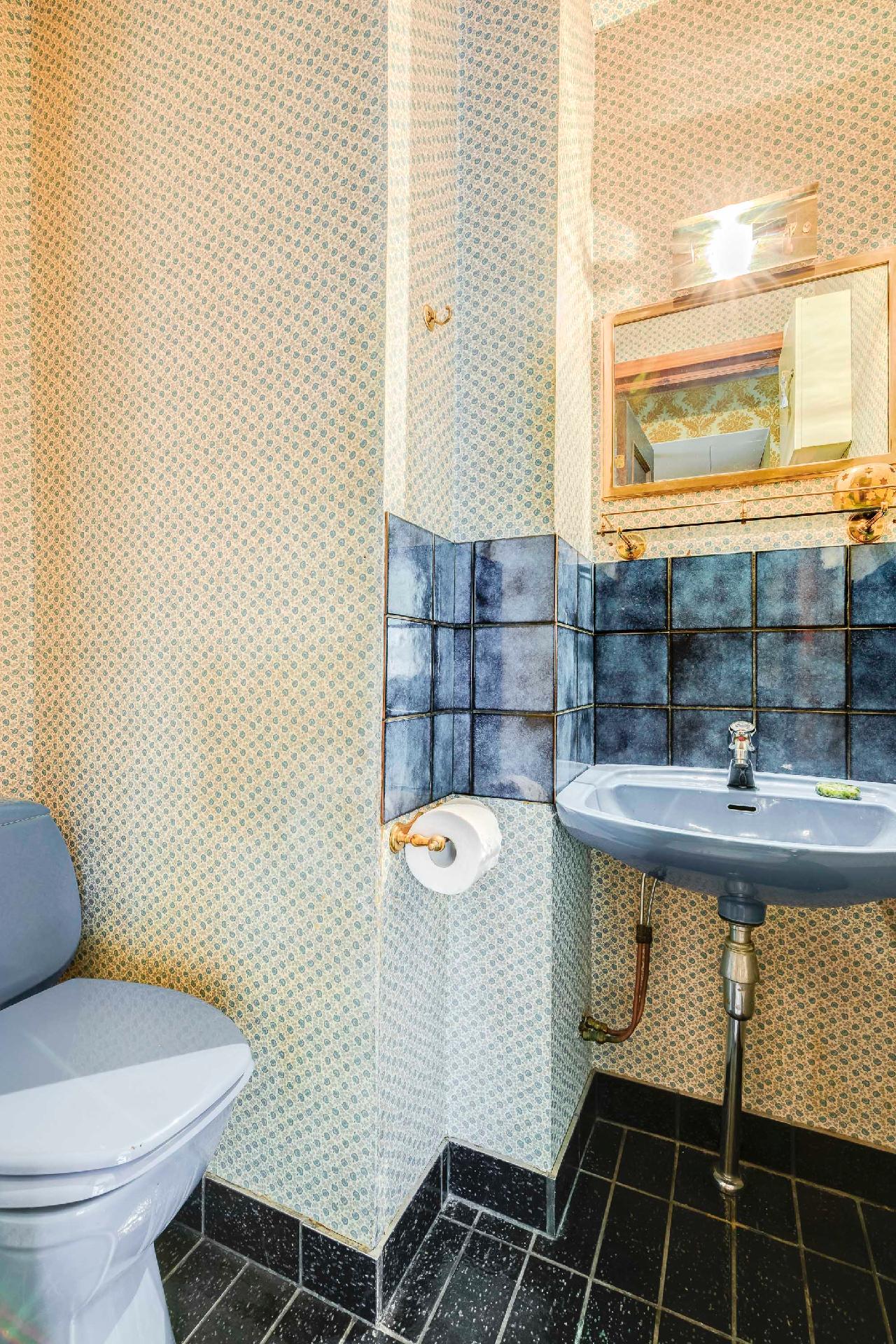 Lainlukijantie 27b, Torpparinmäki, Helsinki