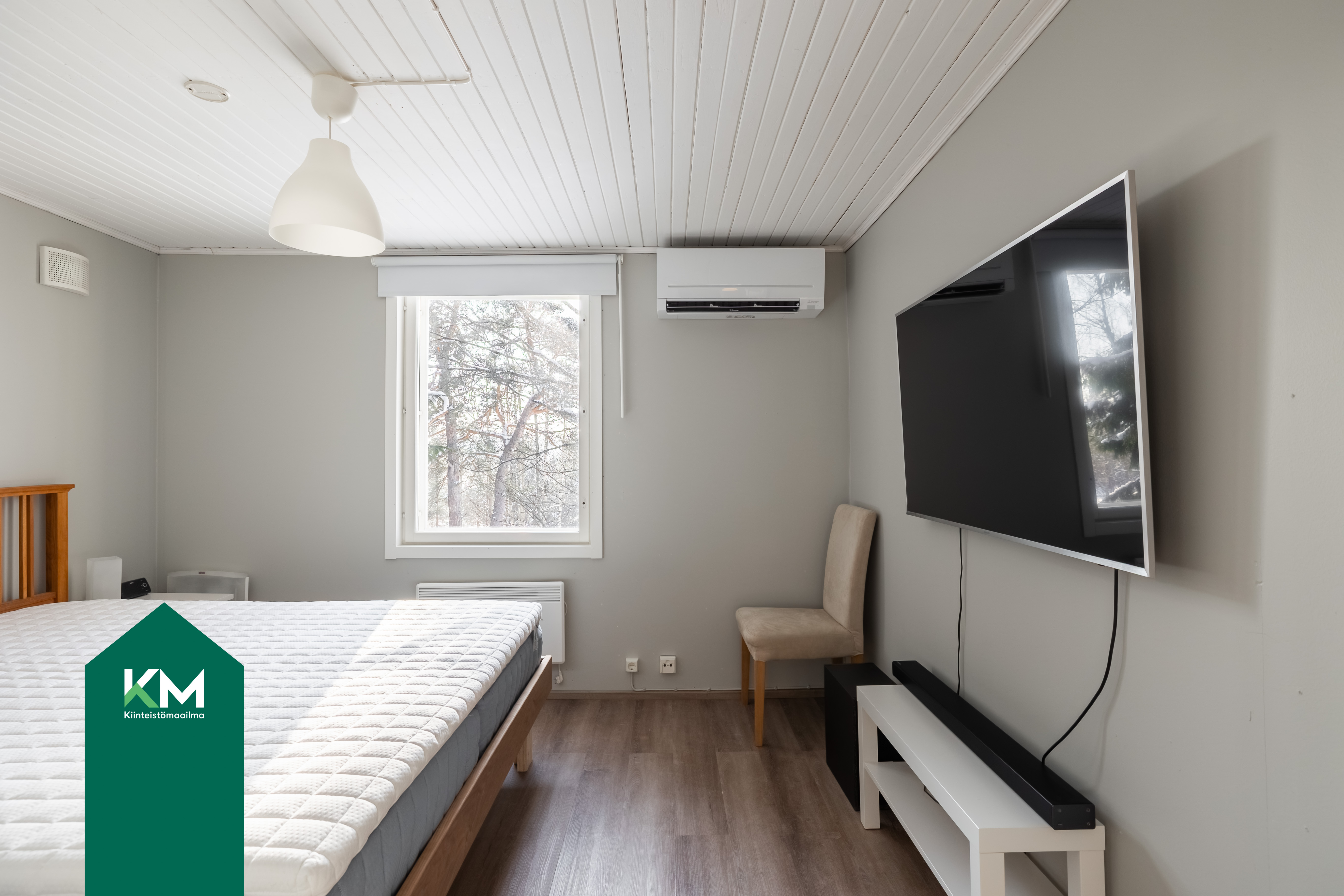 Makuuhuone 1 yläkerrassa