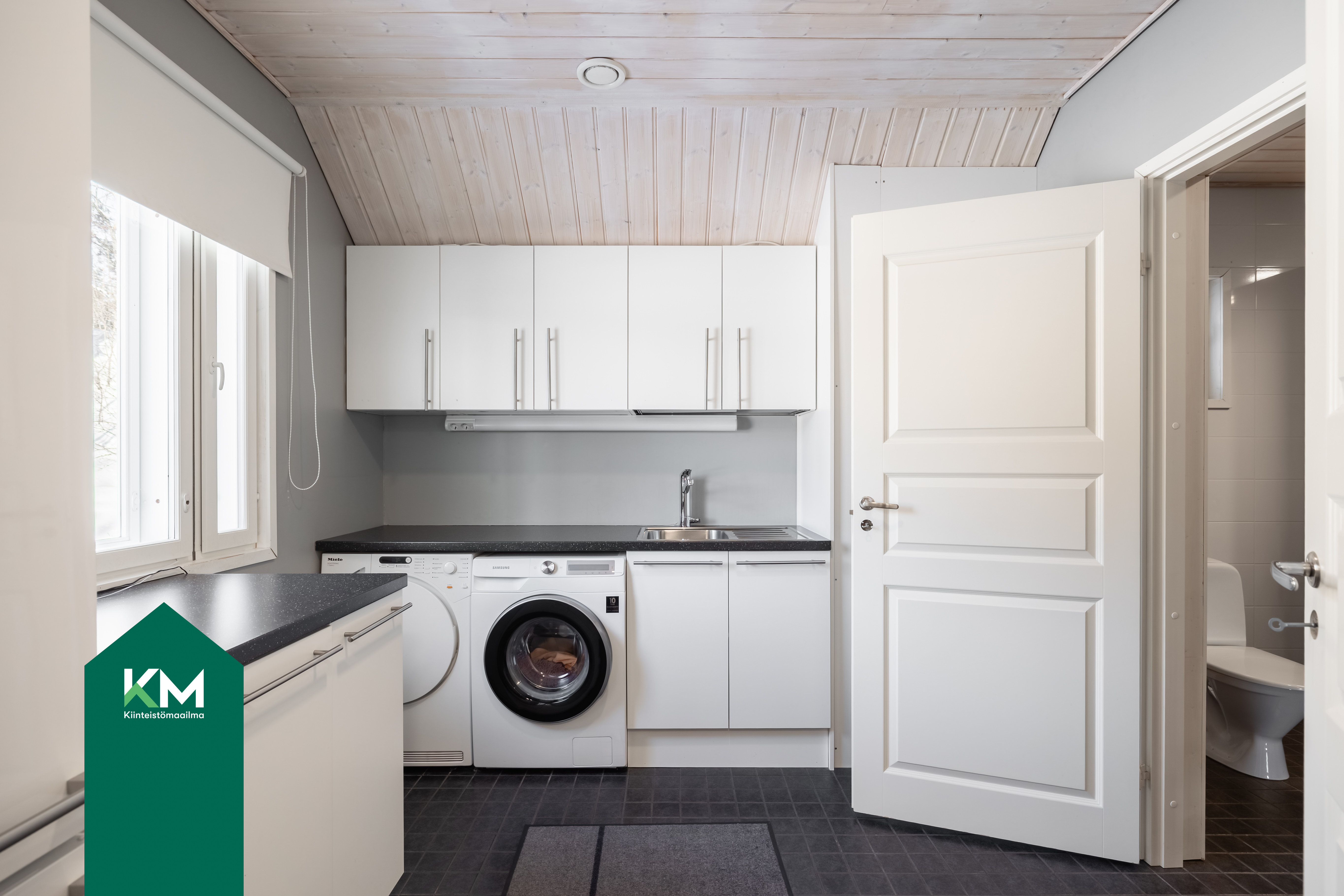 Kodinhoitohuone on v.2012 rakennetussa laajennusosassa