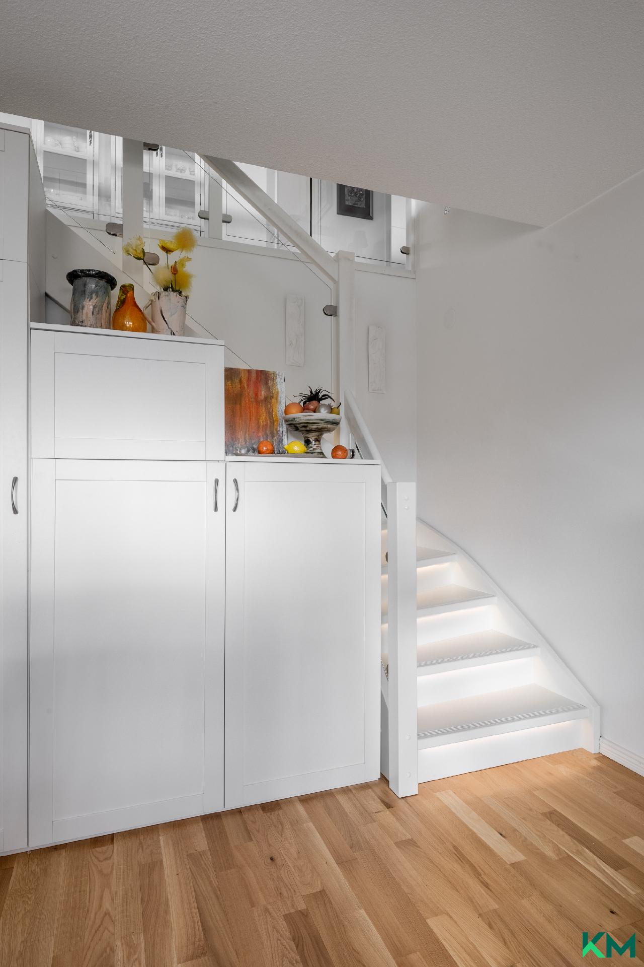 portaiden alle rakennettu säilytystilaa