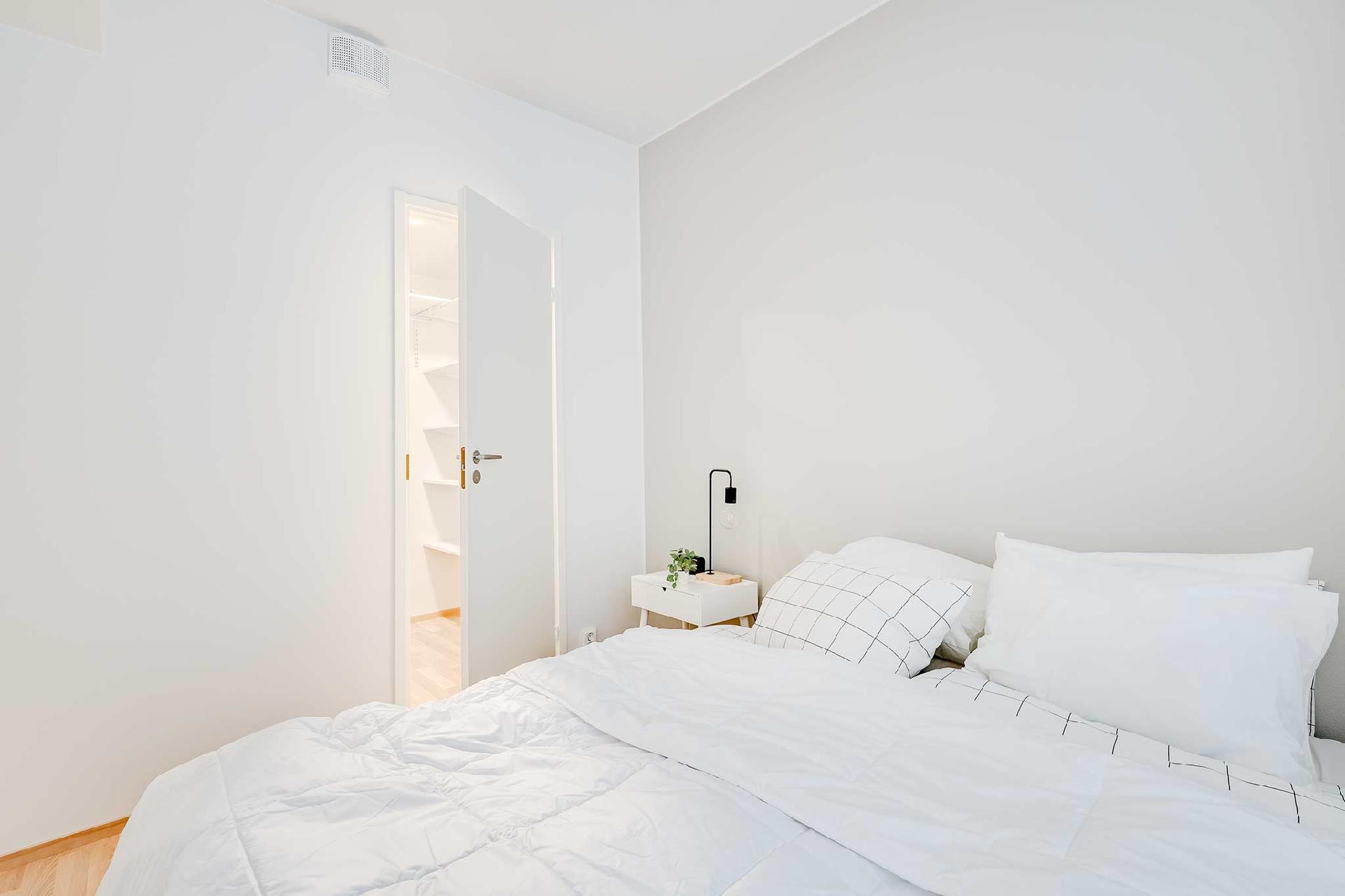 Sisäkuvat saman kokoisesta 49,5m² asunnosta B32