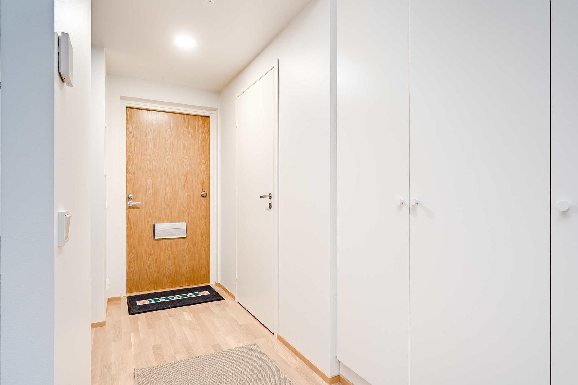 Sisäkuvat saman kokoisesta 49,5m² asunnosta B32