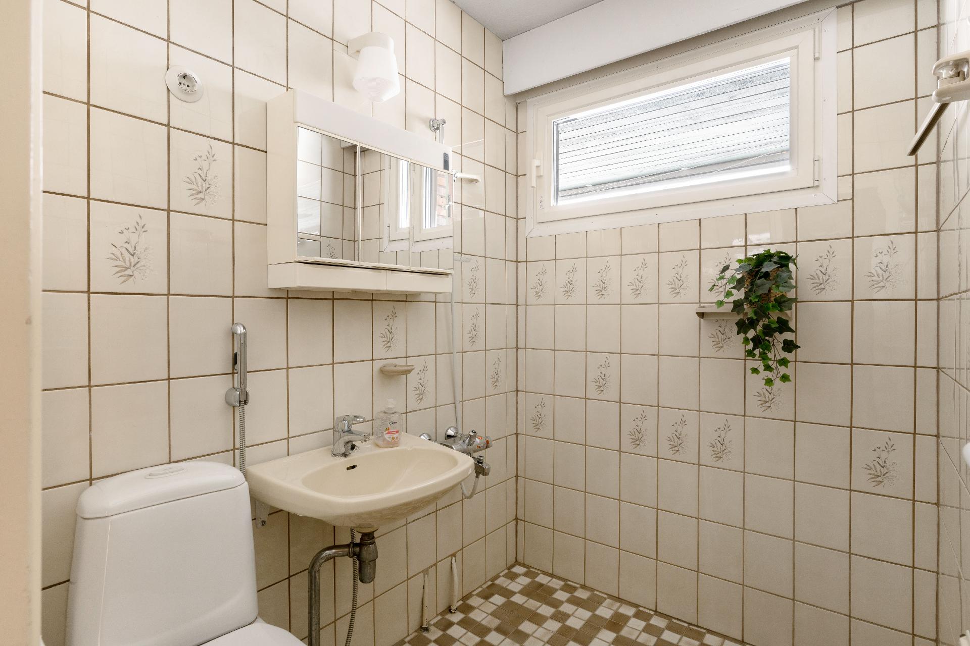 Höylätie 9, Vapaala, Vantaa