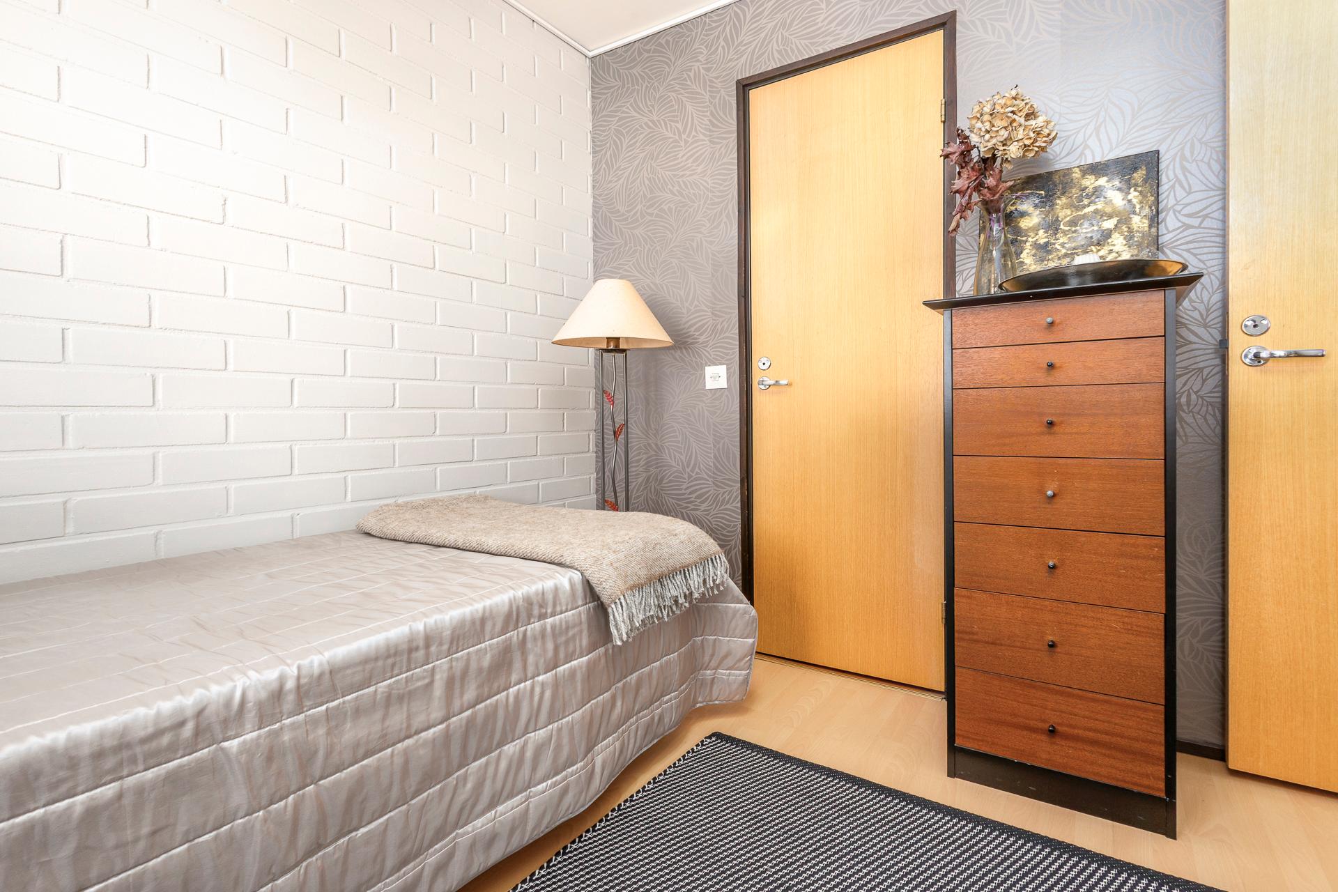 makuuhuoneissa vaatehuoneet