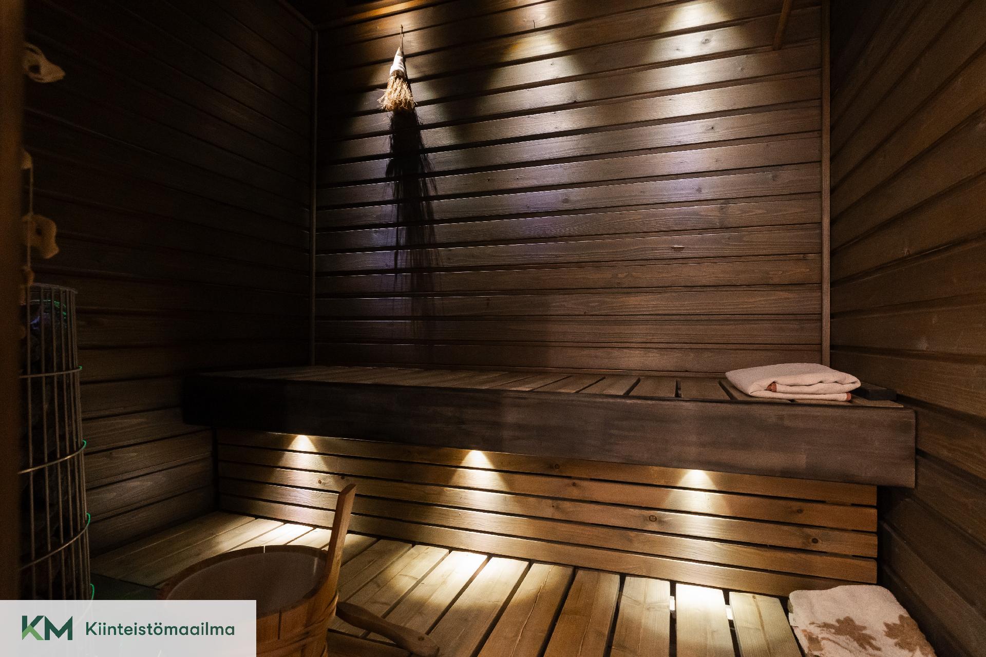 Peltomiehentie 4, Aittakorpi, Kotka