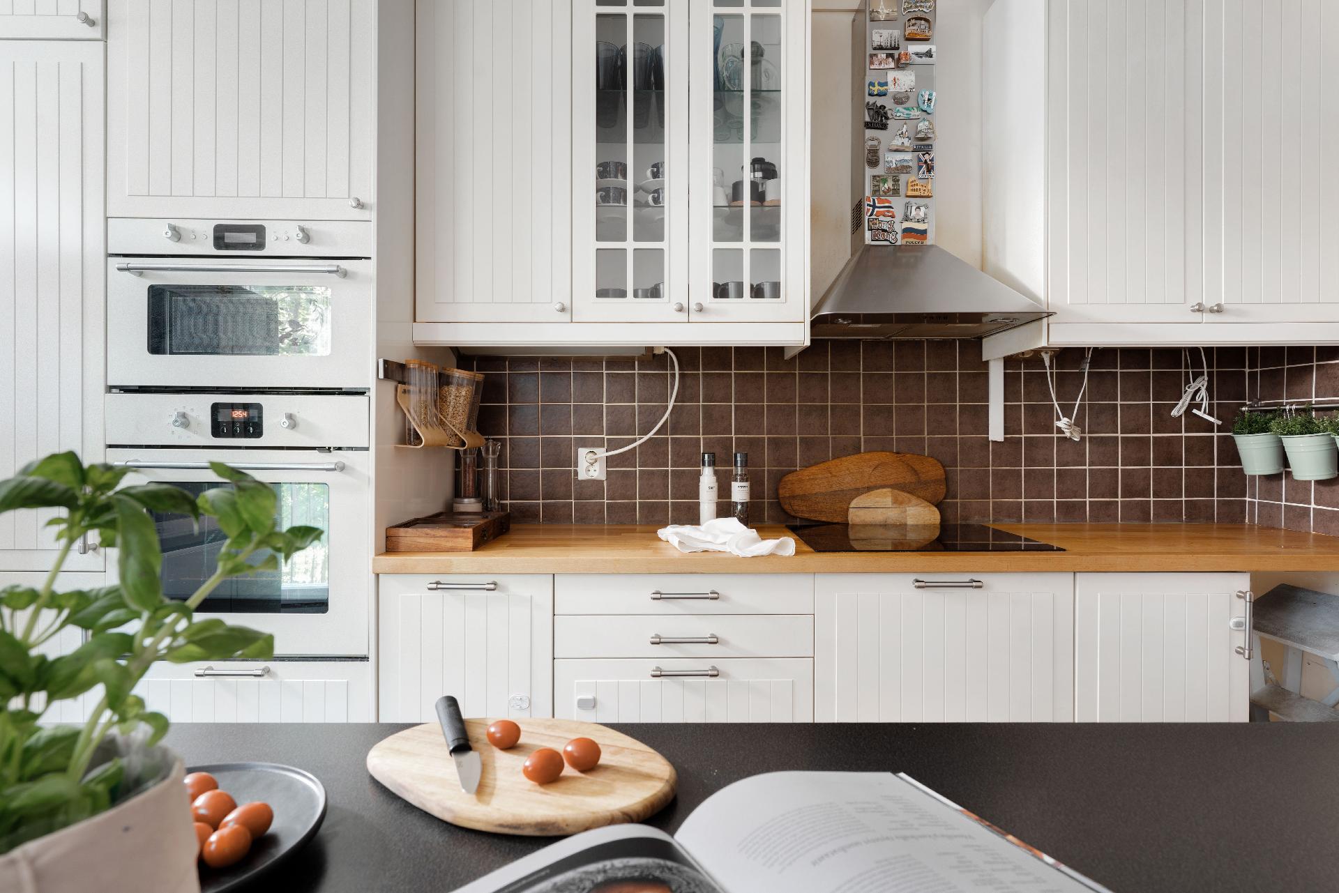 Täysikuu 10 B, Olari, Espoo