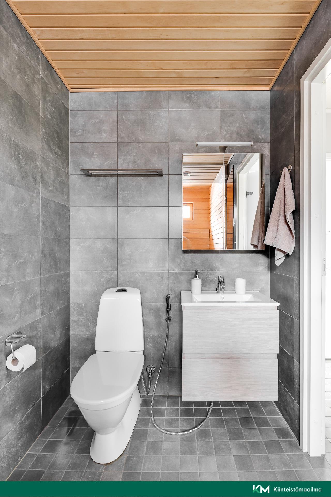 Tarjantie 1, Rekola, Vantaa