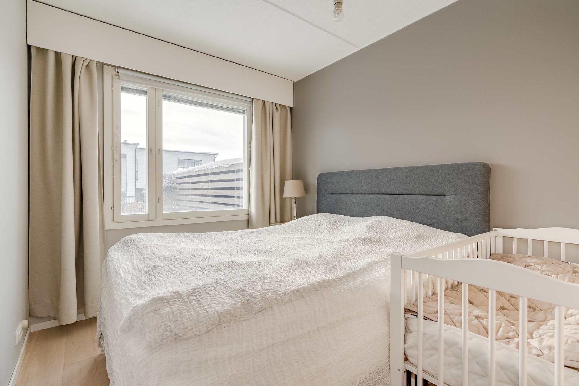 Makuuhuone 1/ päämakuuhuone