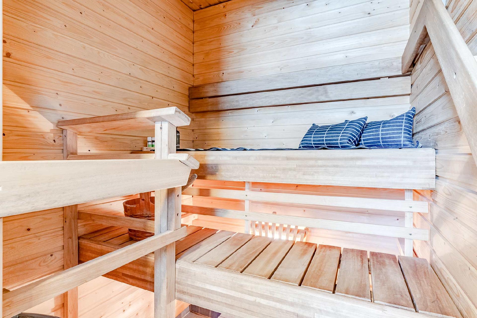 Rentoutumaan pääset oman saunan löylyissä