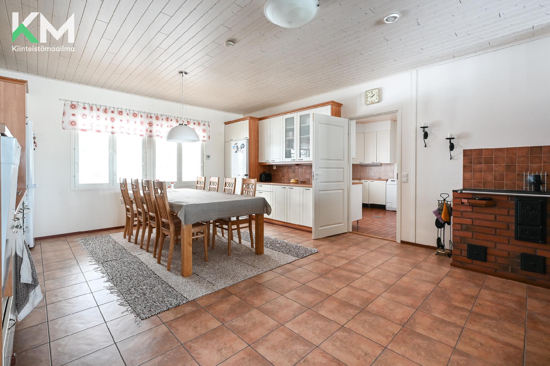 Kahilantie 18, Luopa, Kurikka