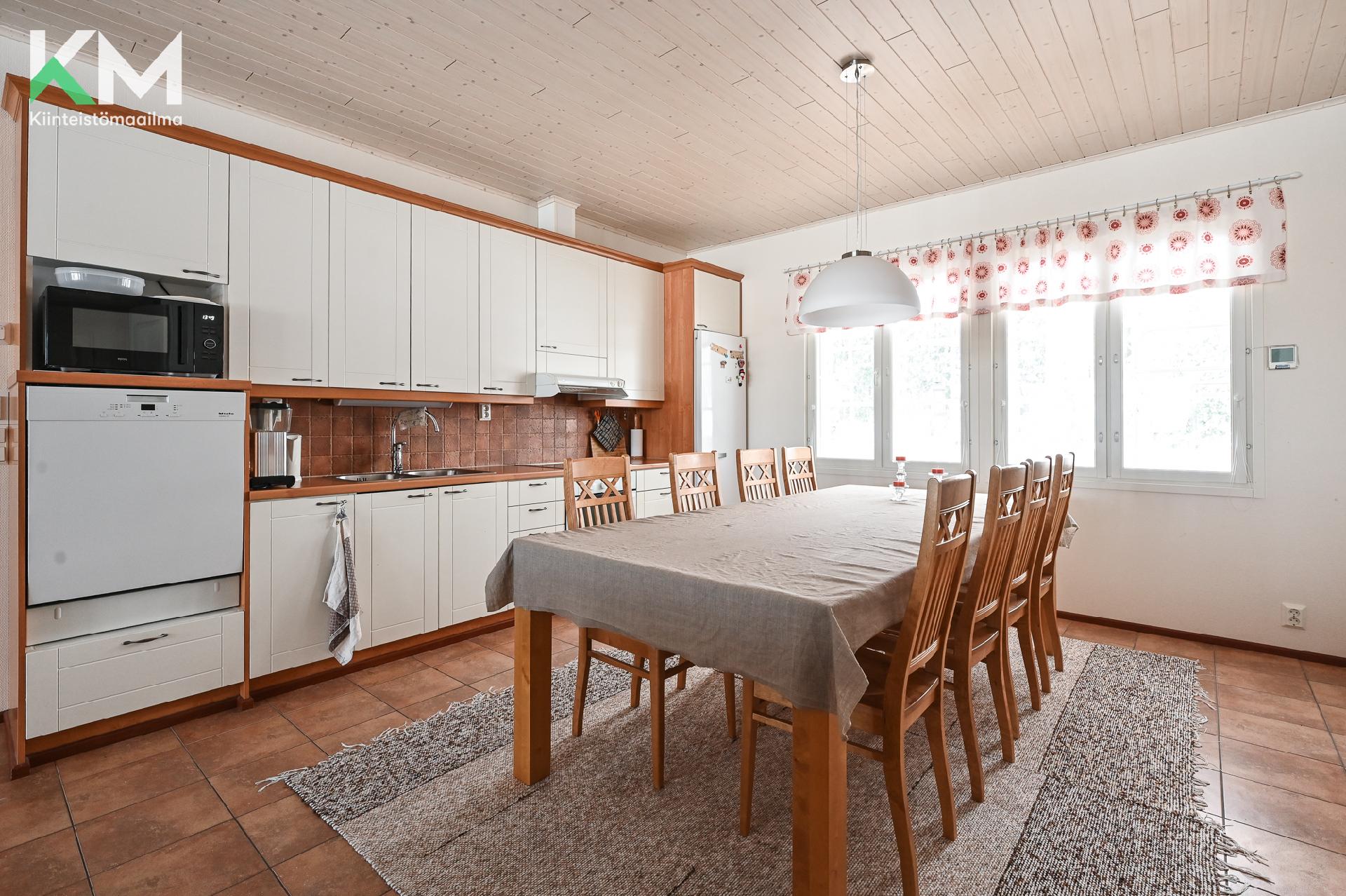 Kahilantie 18, Luopa, Kurikka