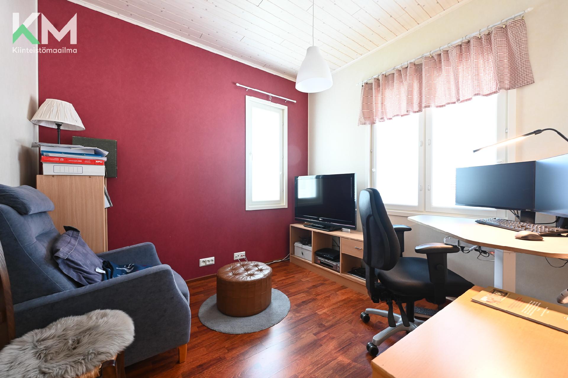 Kahilantie 18, Luopa, Kurikka