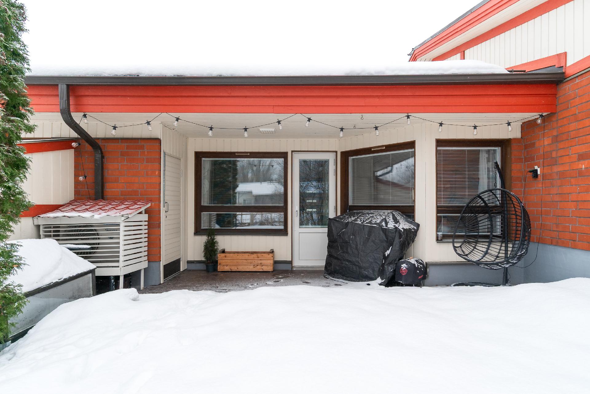 takapihalla on terassi