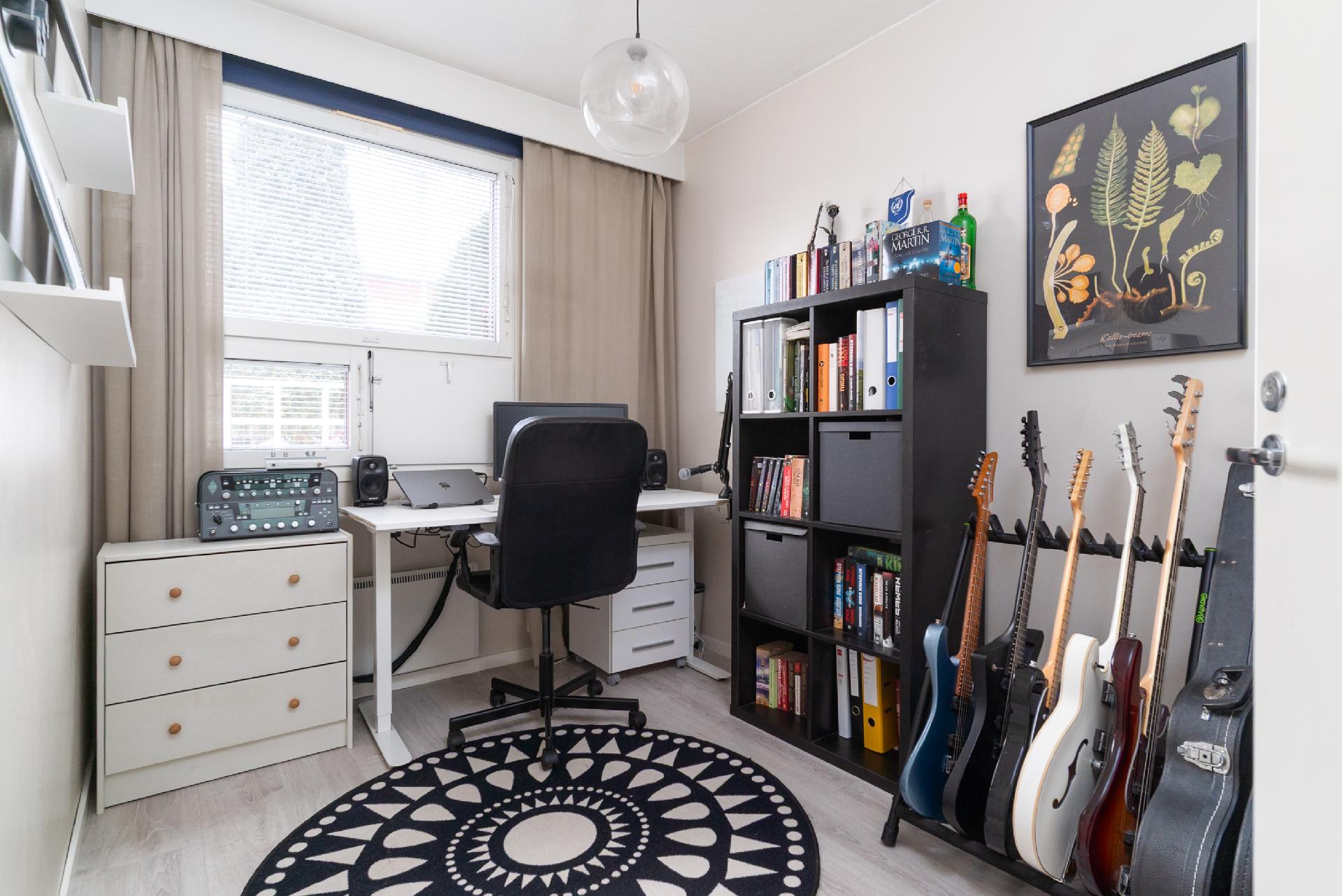 toinen makuuhuone/ työhuone