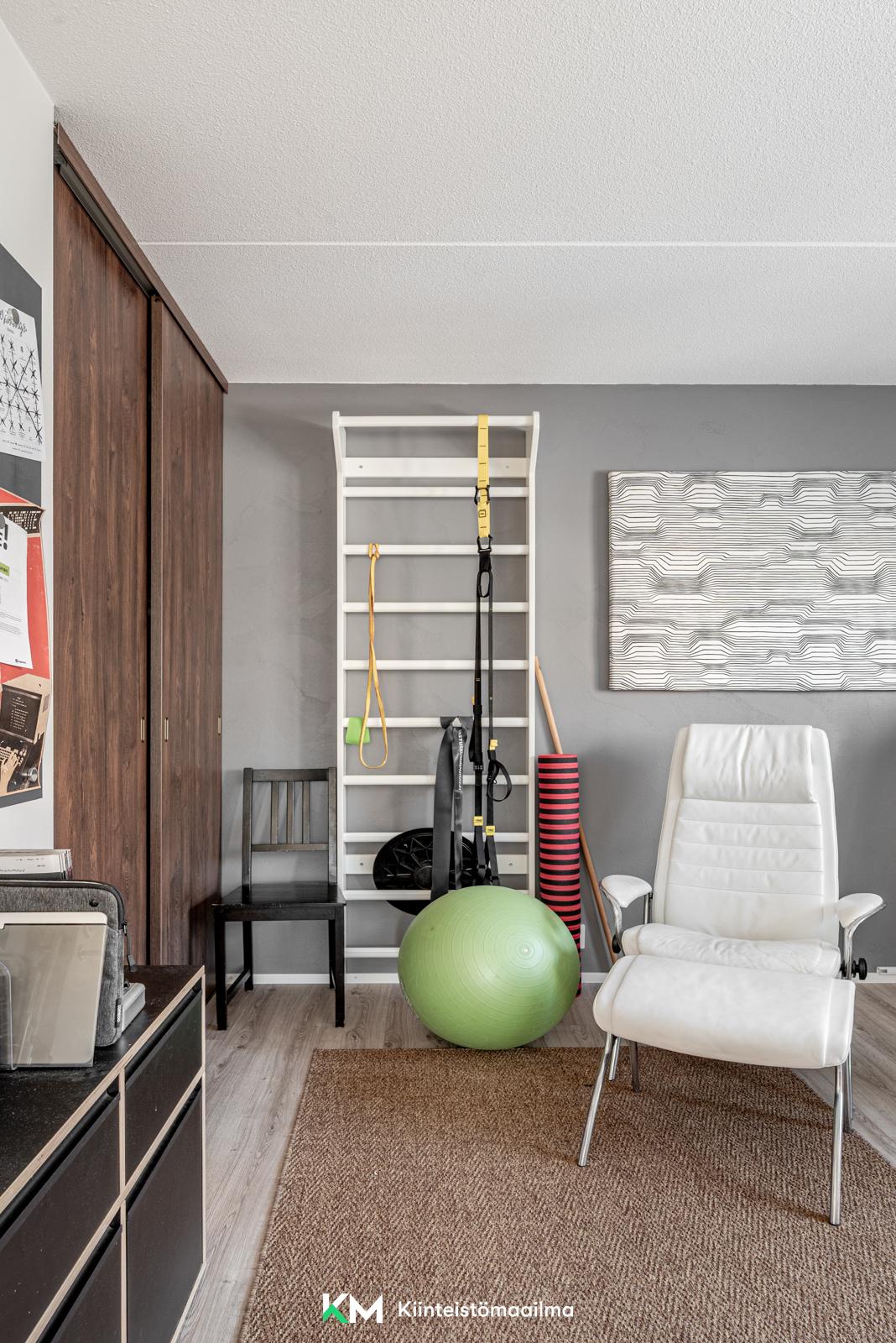 Taavetti Laitisen katu 9, Pikku-Huopalahti, Helsinki