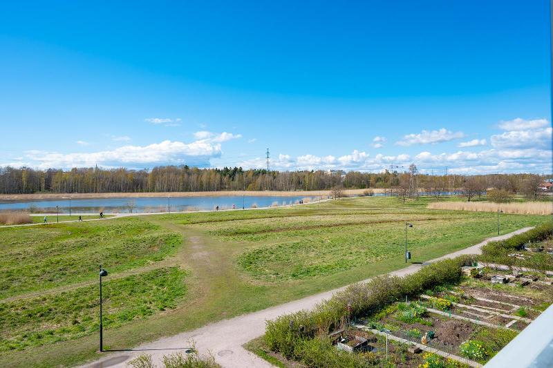 Taavetti Laitisen katu 9, Pikku-Huopalahti, Helsinki