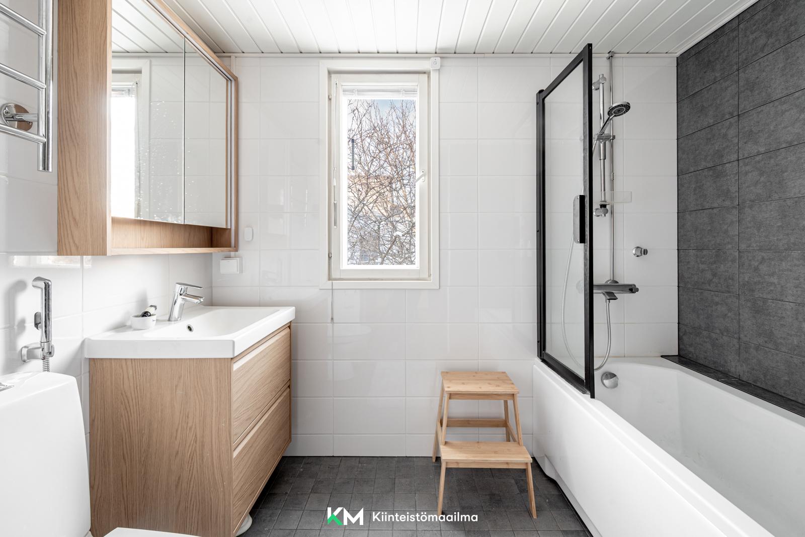 Taavetti Laitisen katu 9, Pikku-Huopalahti, Helsinki