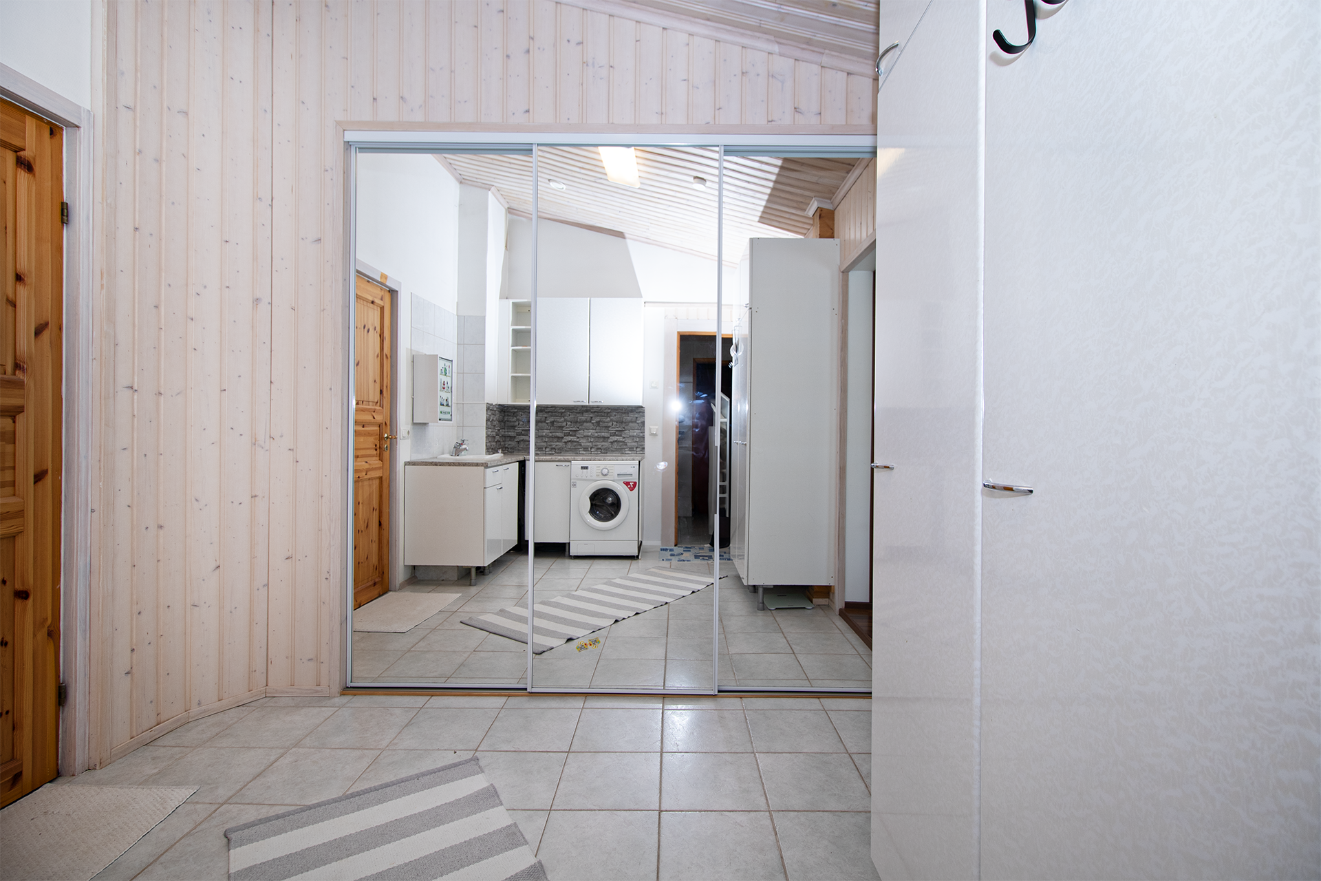 Tilava kodinhoitohuone